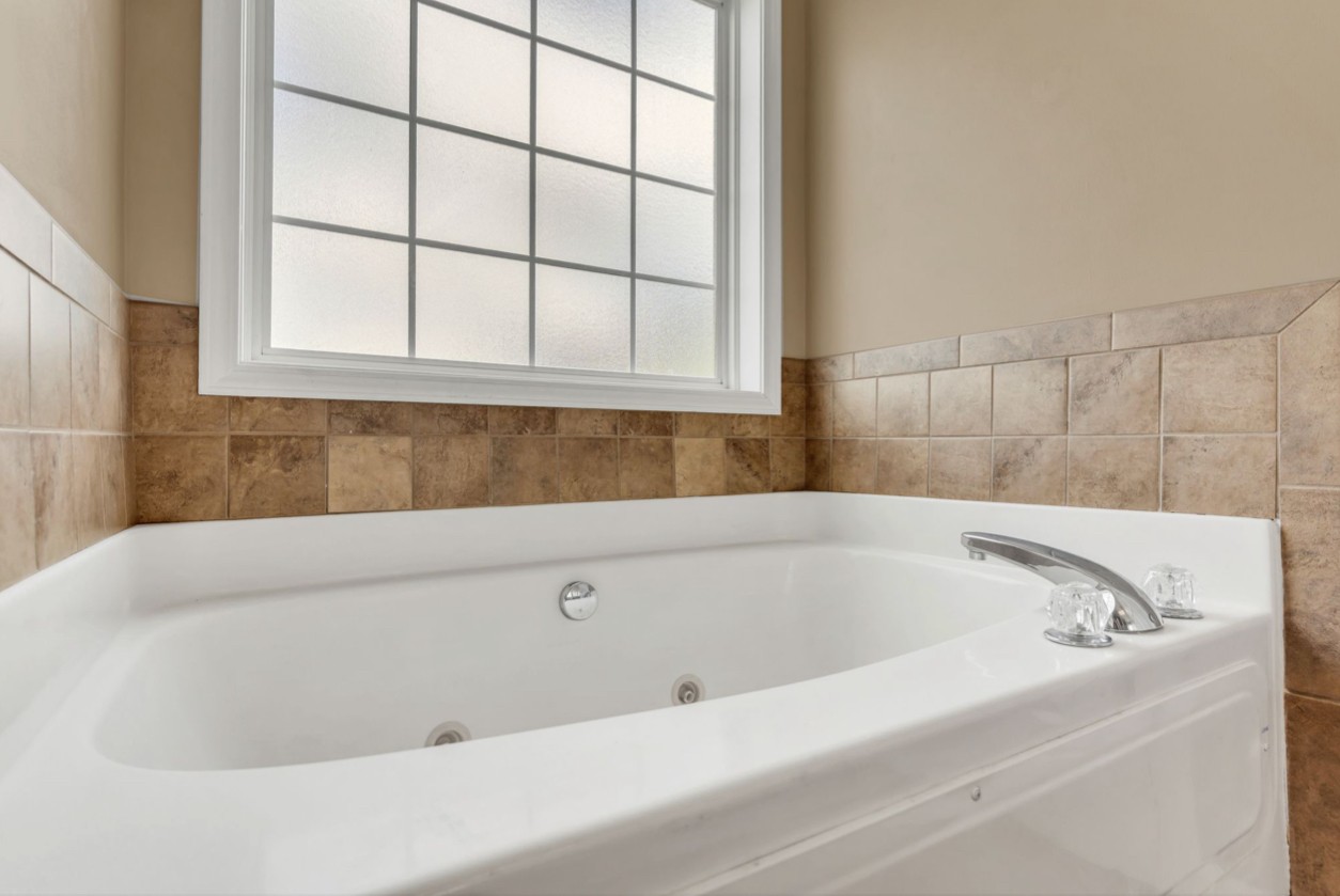 1053 Chardea Dr Property Photo 17