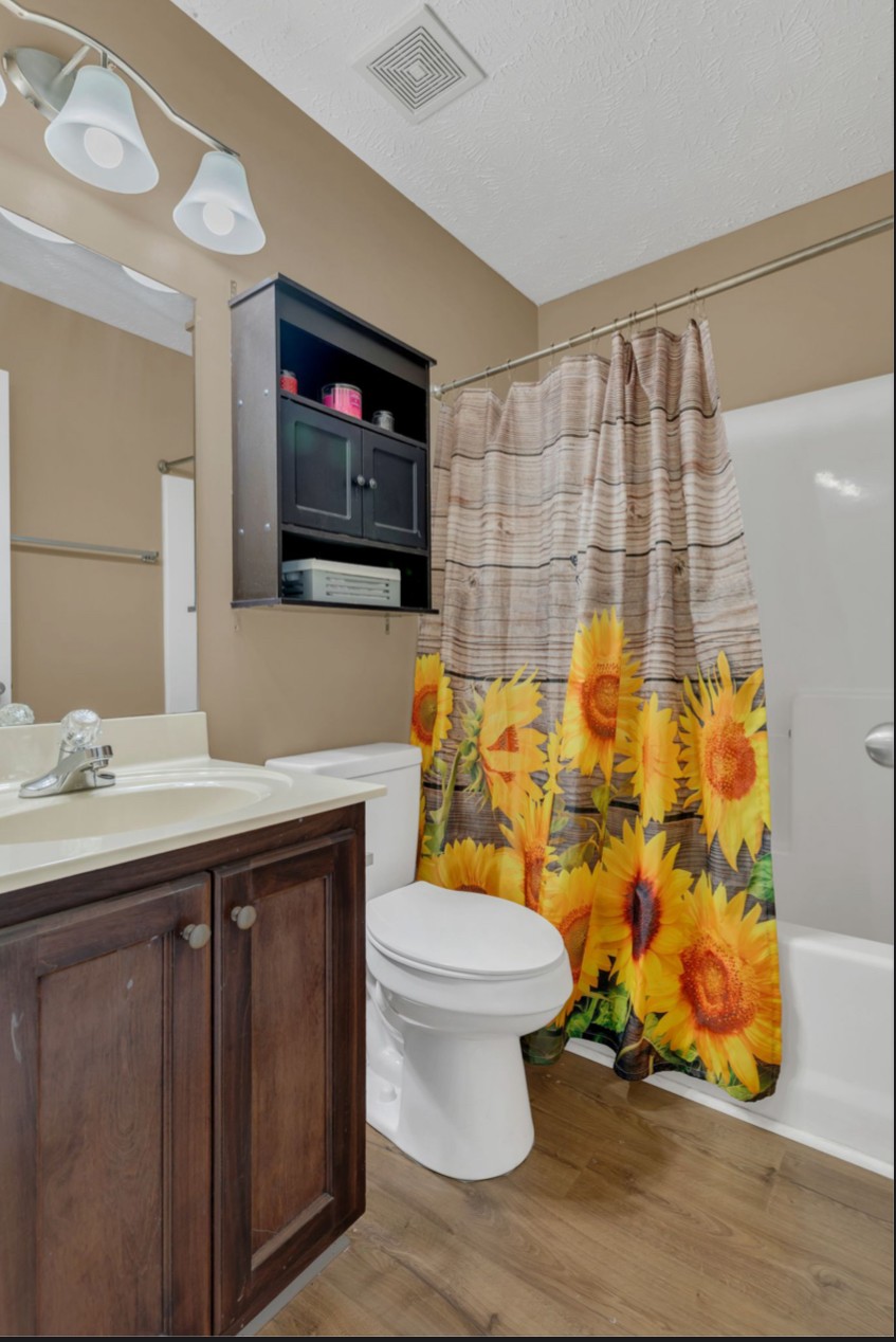 1053 Chardea Dr Property Photo 23
