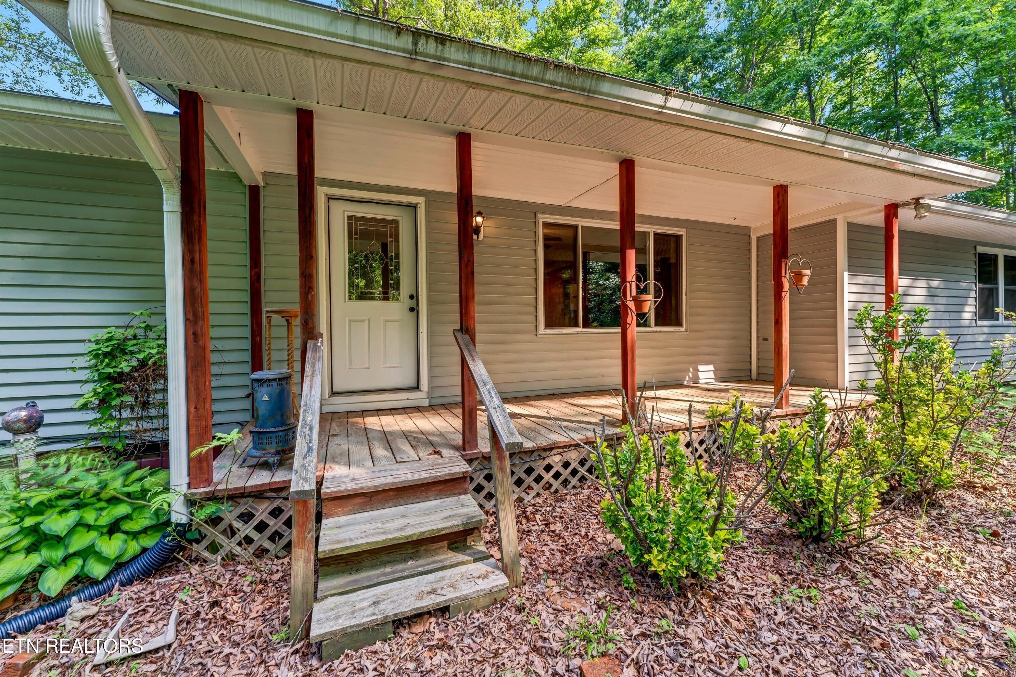 152 Spring Lane Property Photo 6