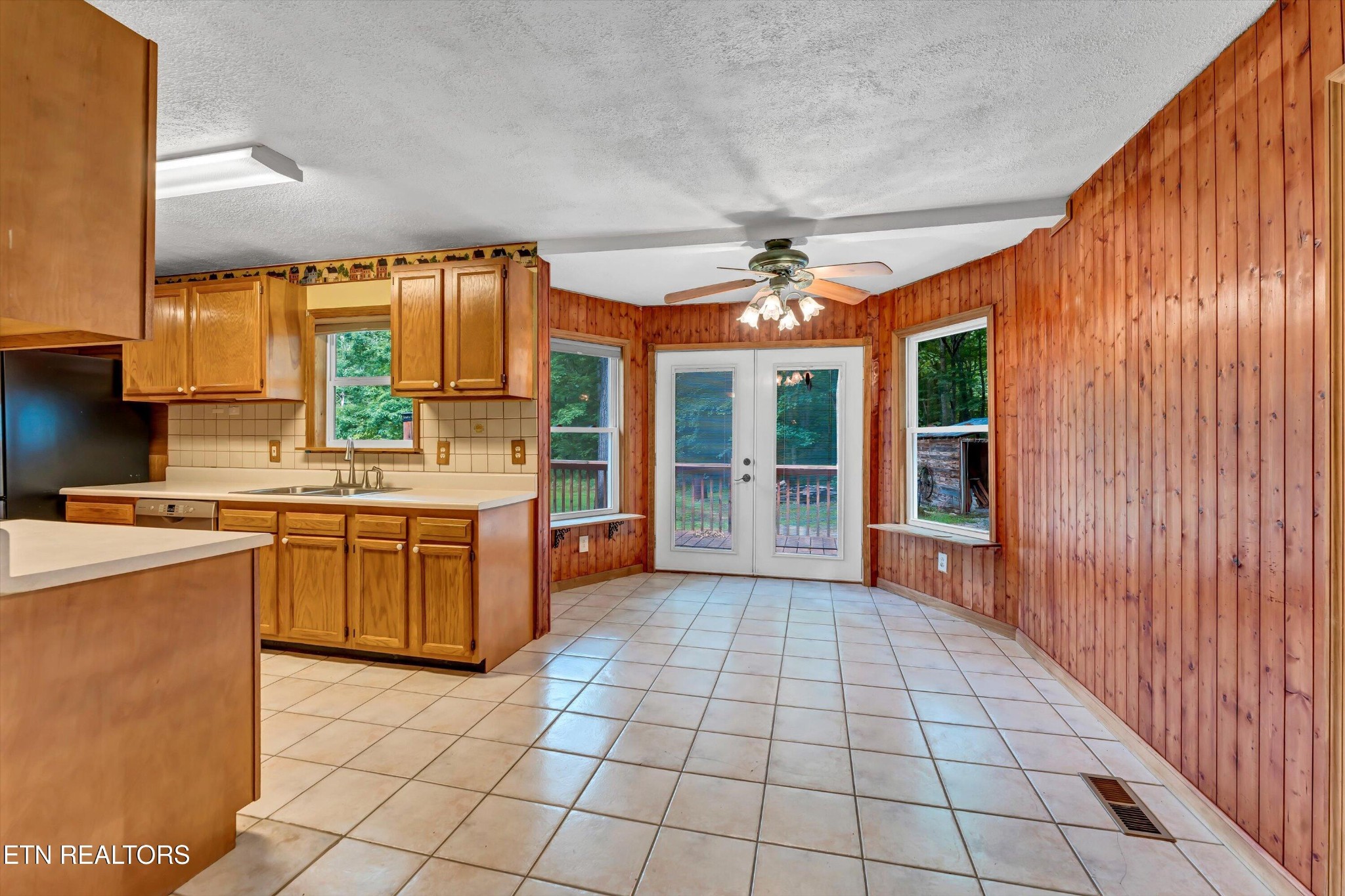 152 Spring Lane Property Photo 11