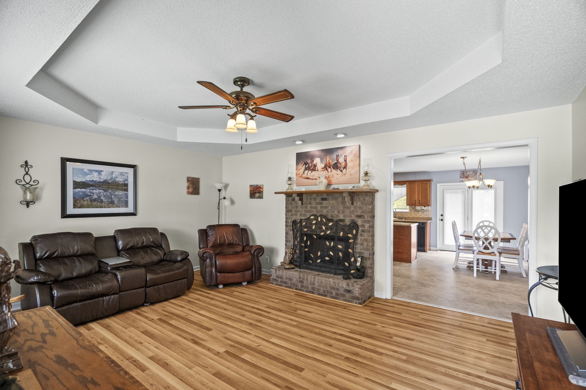 323 Harold Dr Property Photo 6