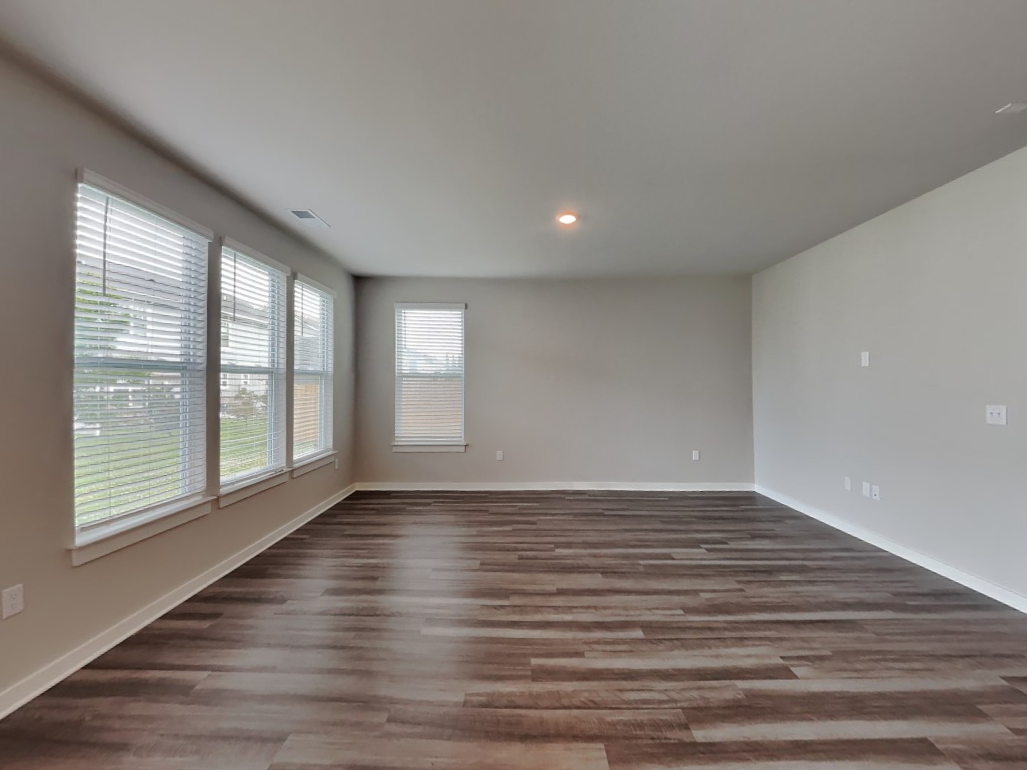 1724 Lannister Ave Property Photo 3
