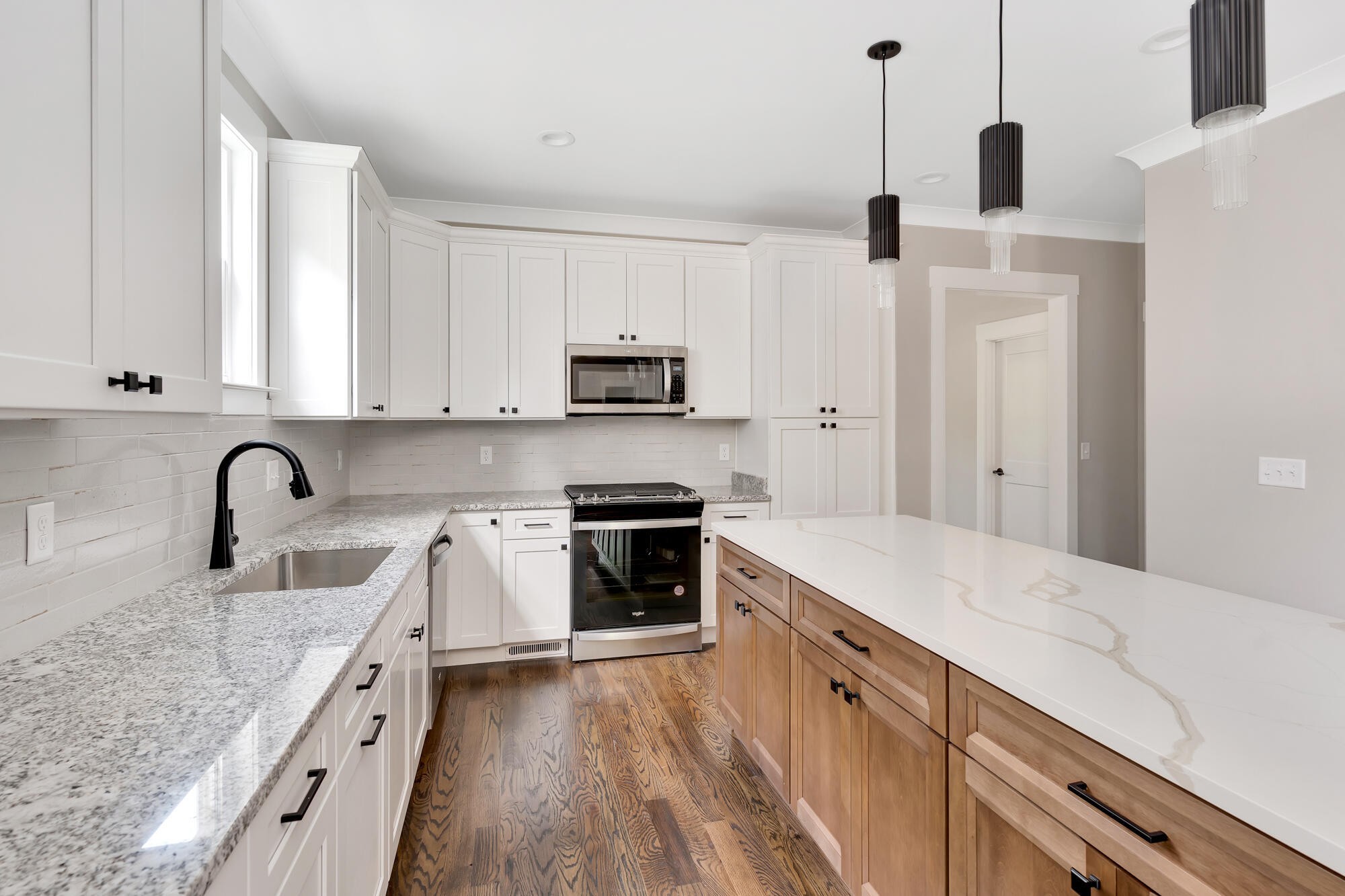 1305 Thomas Avenue Property Photo 3