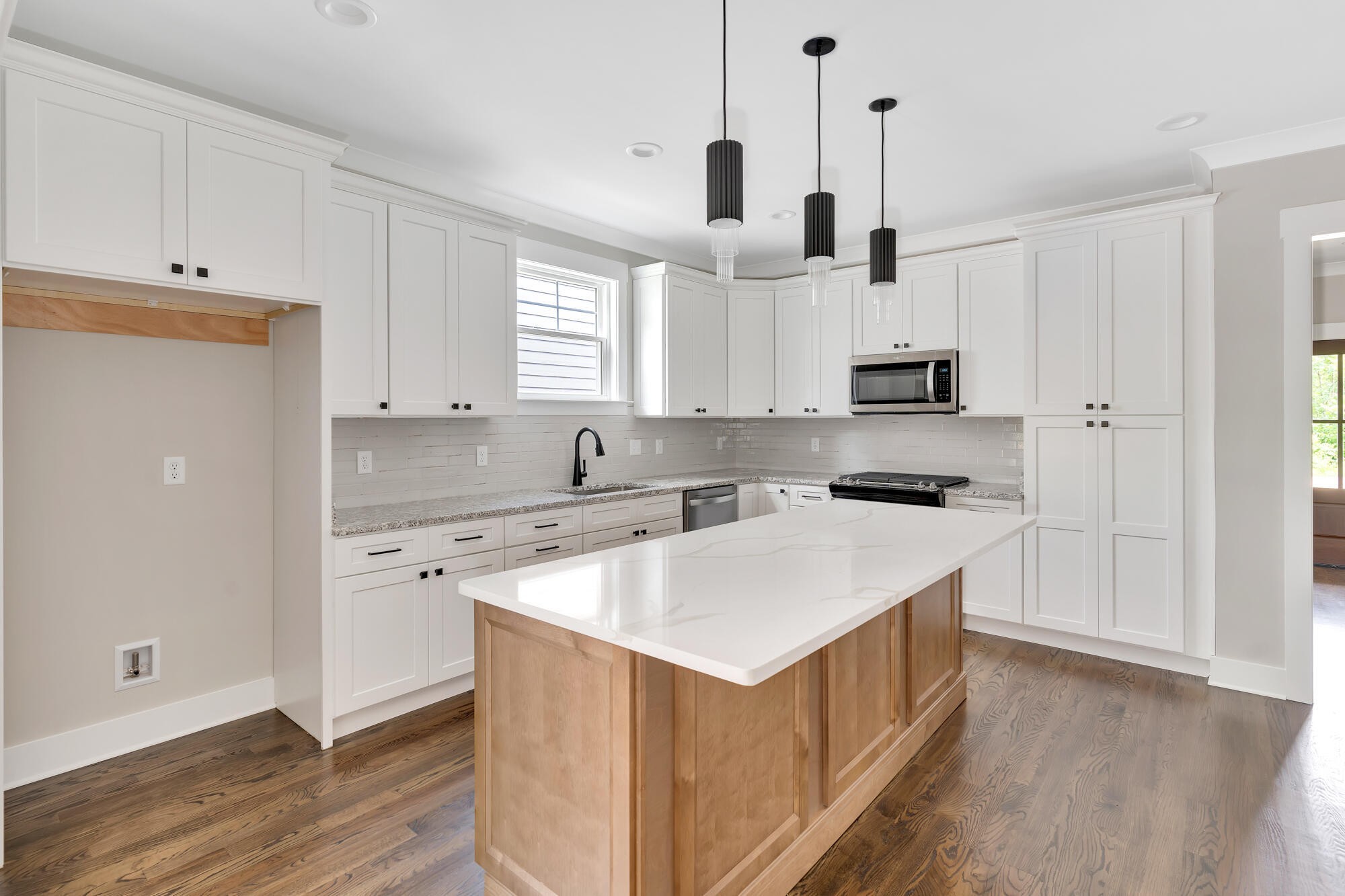 1305 Thomas Avenue Property Photo 10