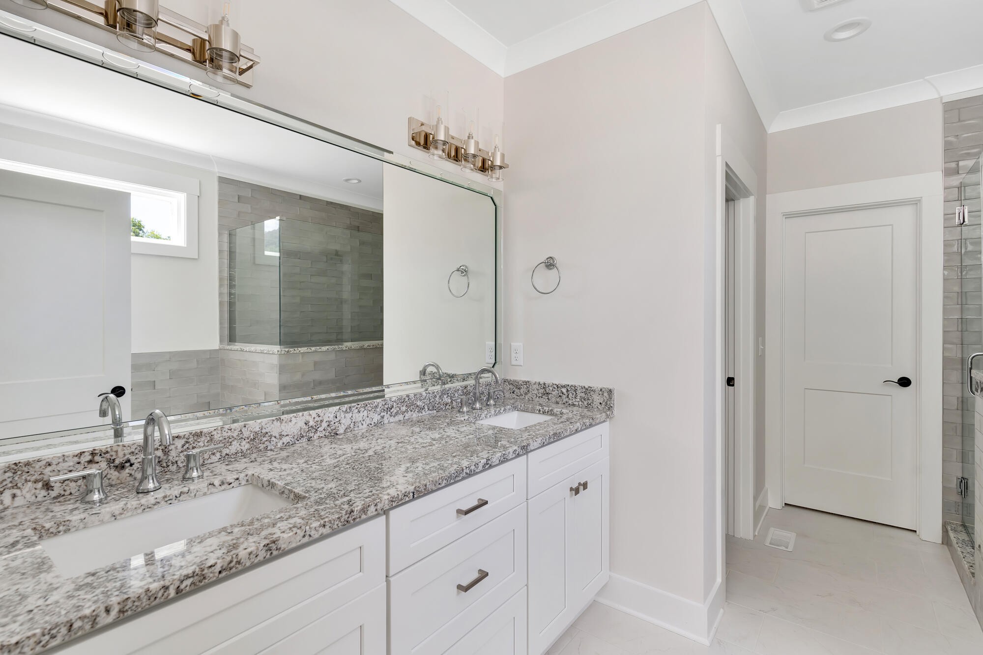 1305 Thomas Avenue Property Photo 17