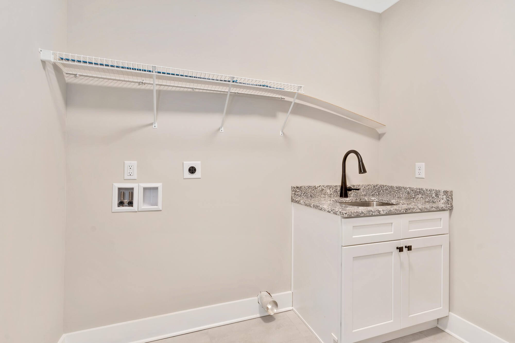 1305 Thomas Avenue Property Photo 22
