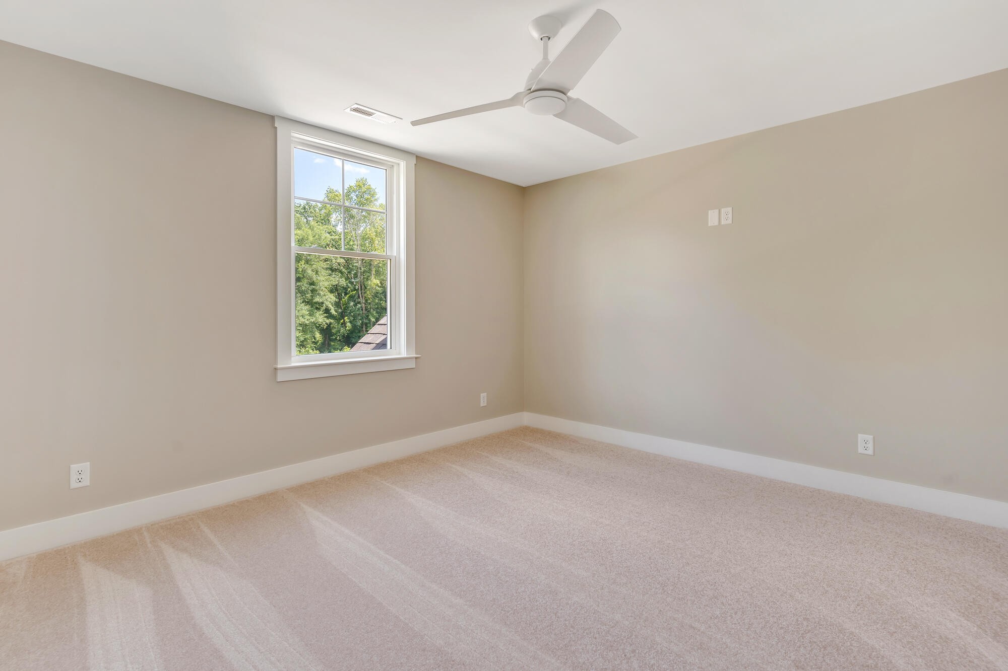 1305 Thomas Avenue Property Photo 26