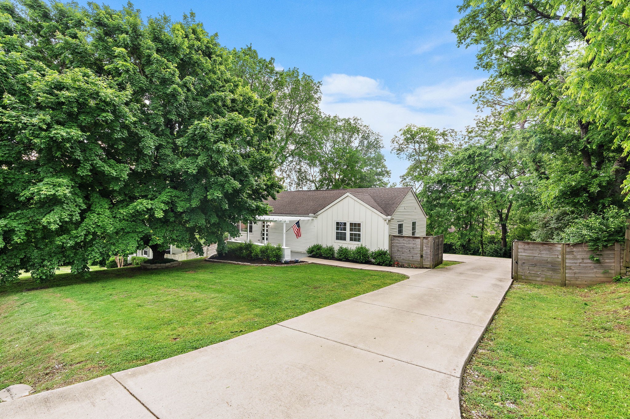 129 Neese Dr Property Photo 3