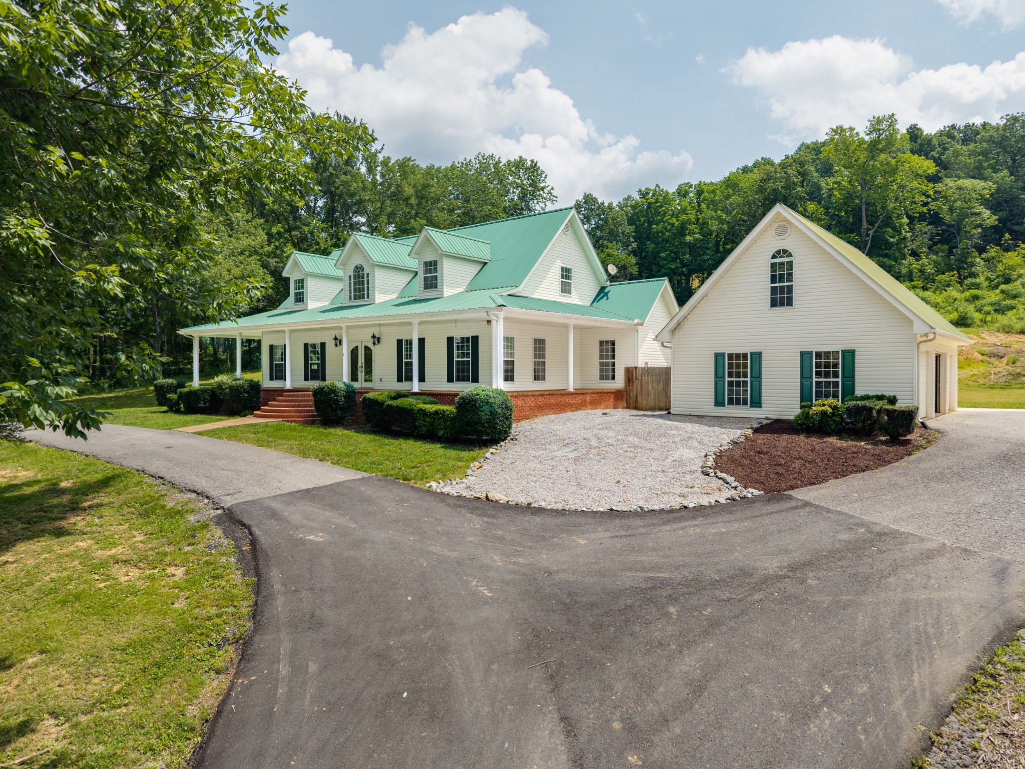24 Alease Dr Property Photo 1