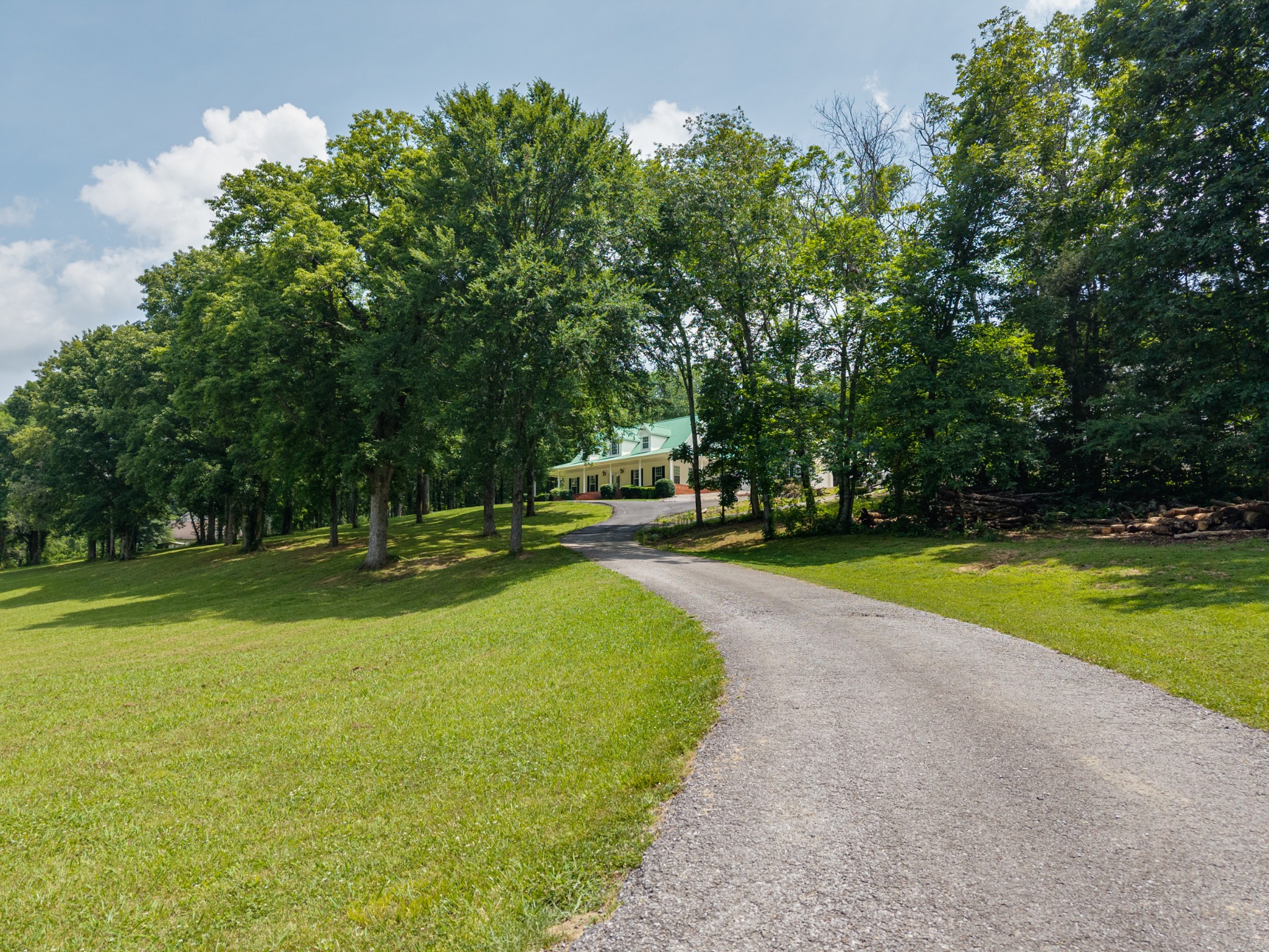 24 Alease Dr Property Photo 3