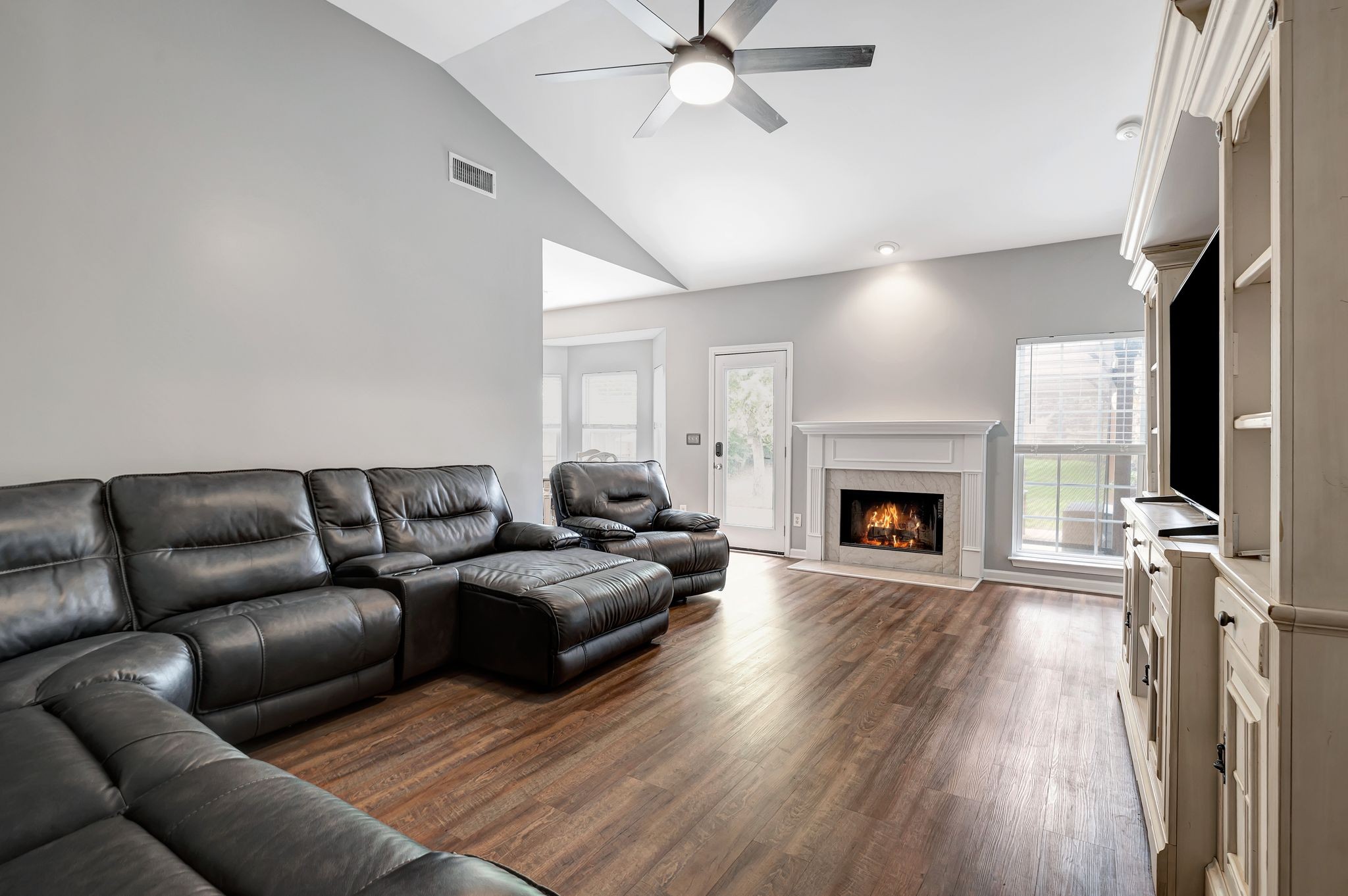 4047 Locerbie Cir Property Photo 4