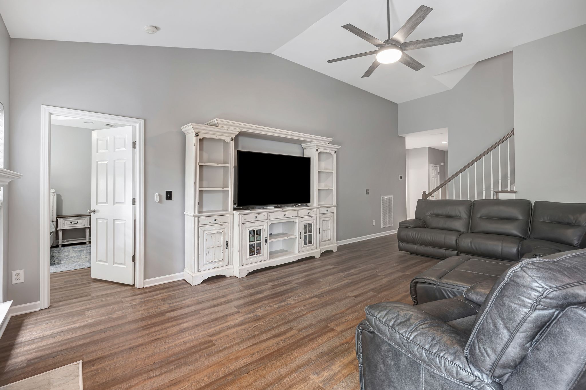 4047 Locerbie Cir Property Photo 5