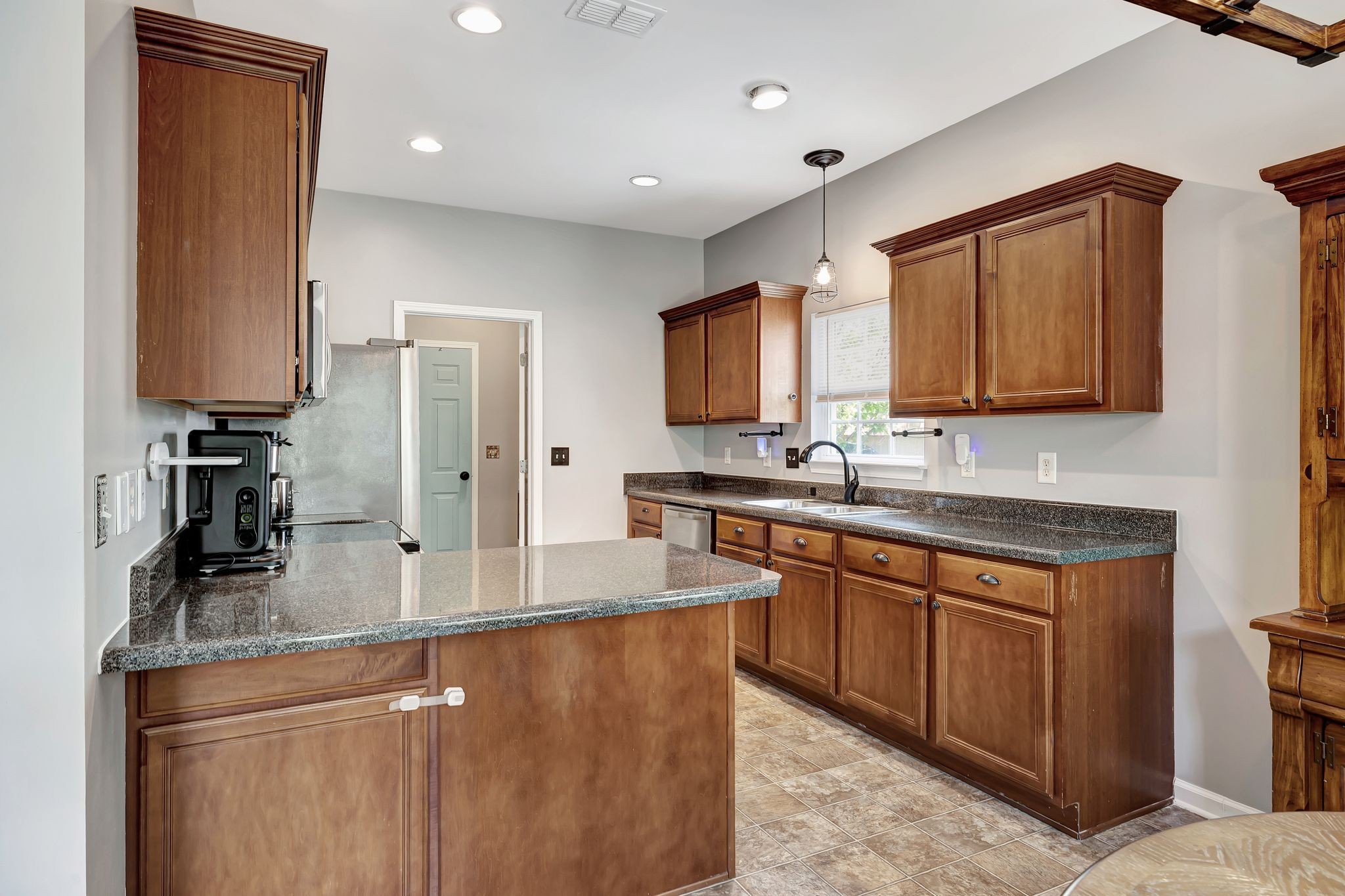 4047 Locerbie Cir Property Photo 7