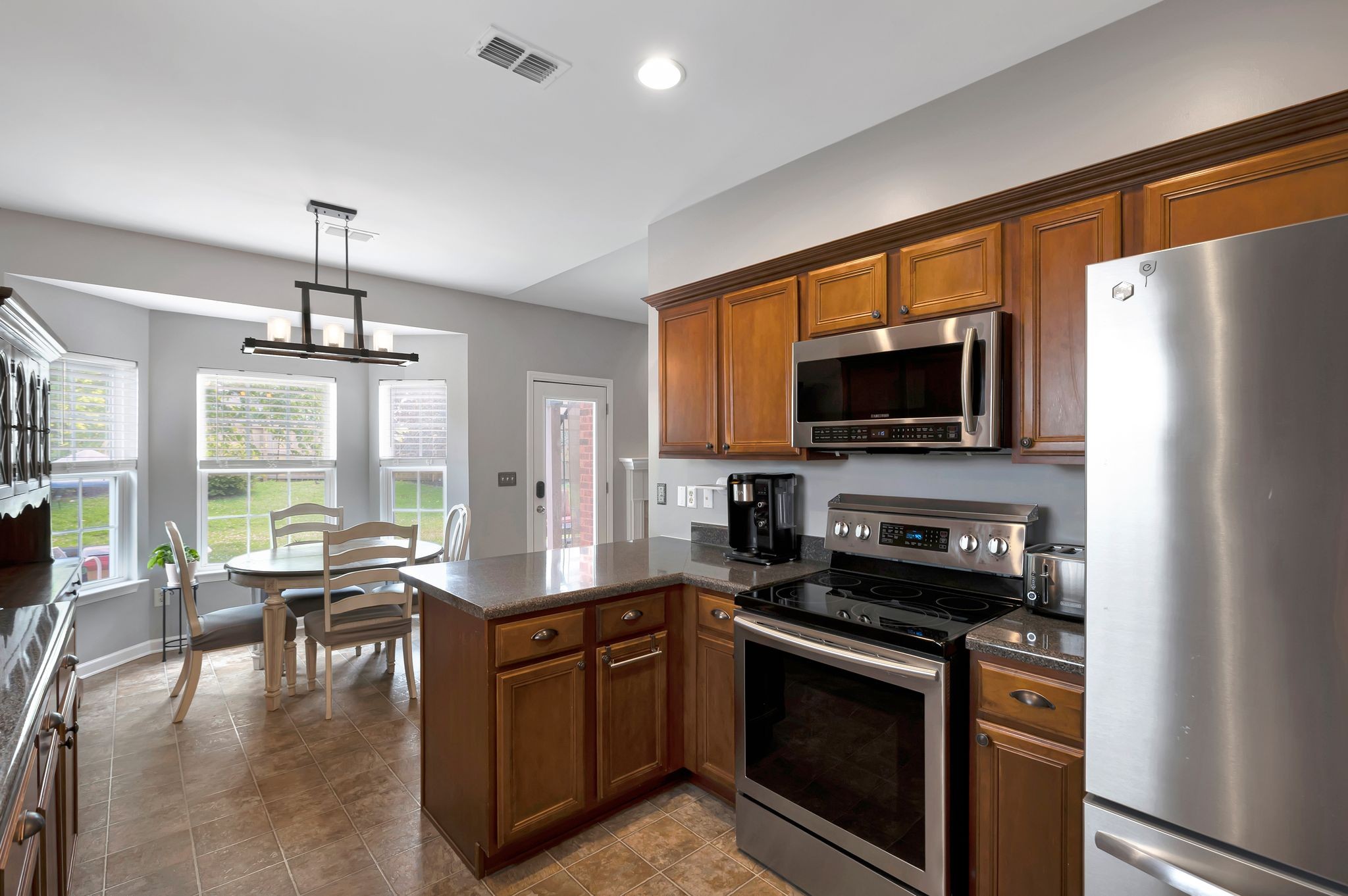 4047 Locerbie Cir Property Photo 9