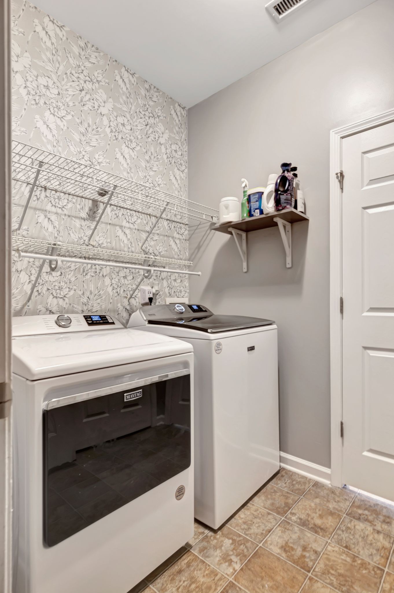 4047 Locerbie Cir Property Photo 18