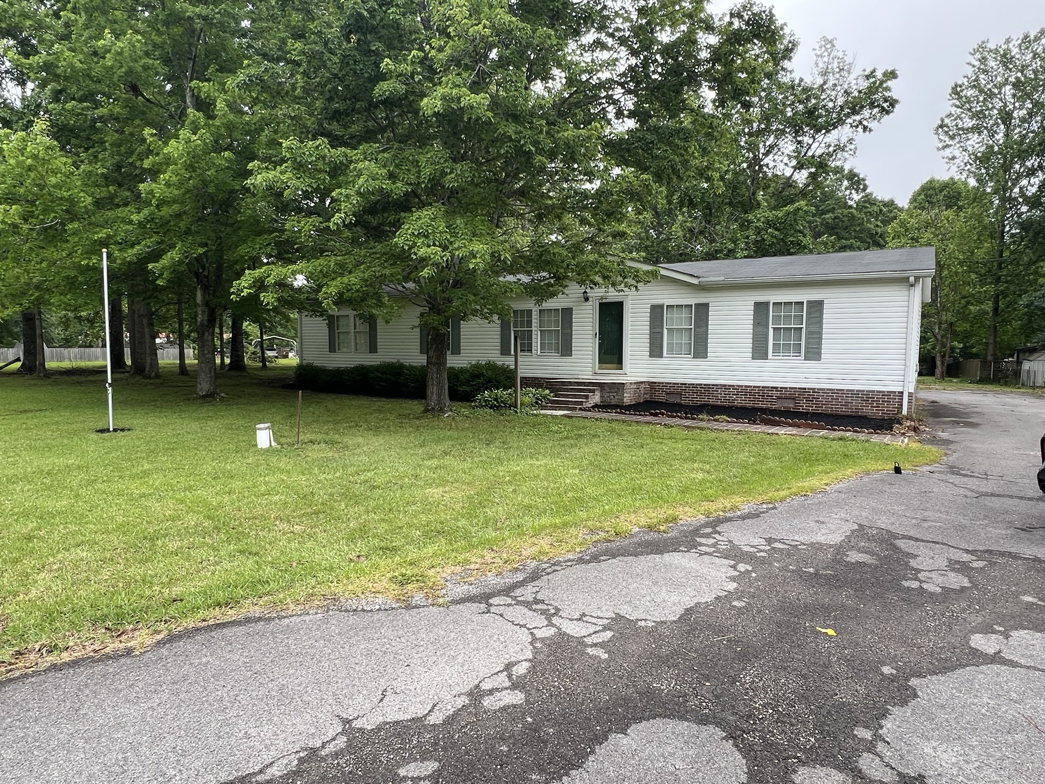 222 Cedar Ln Property Photo 3