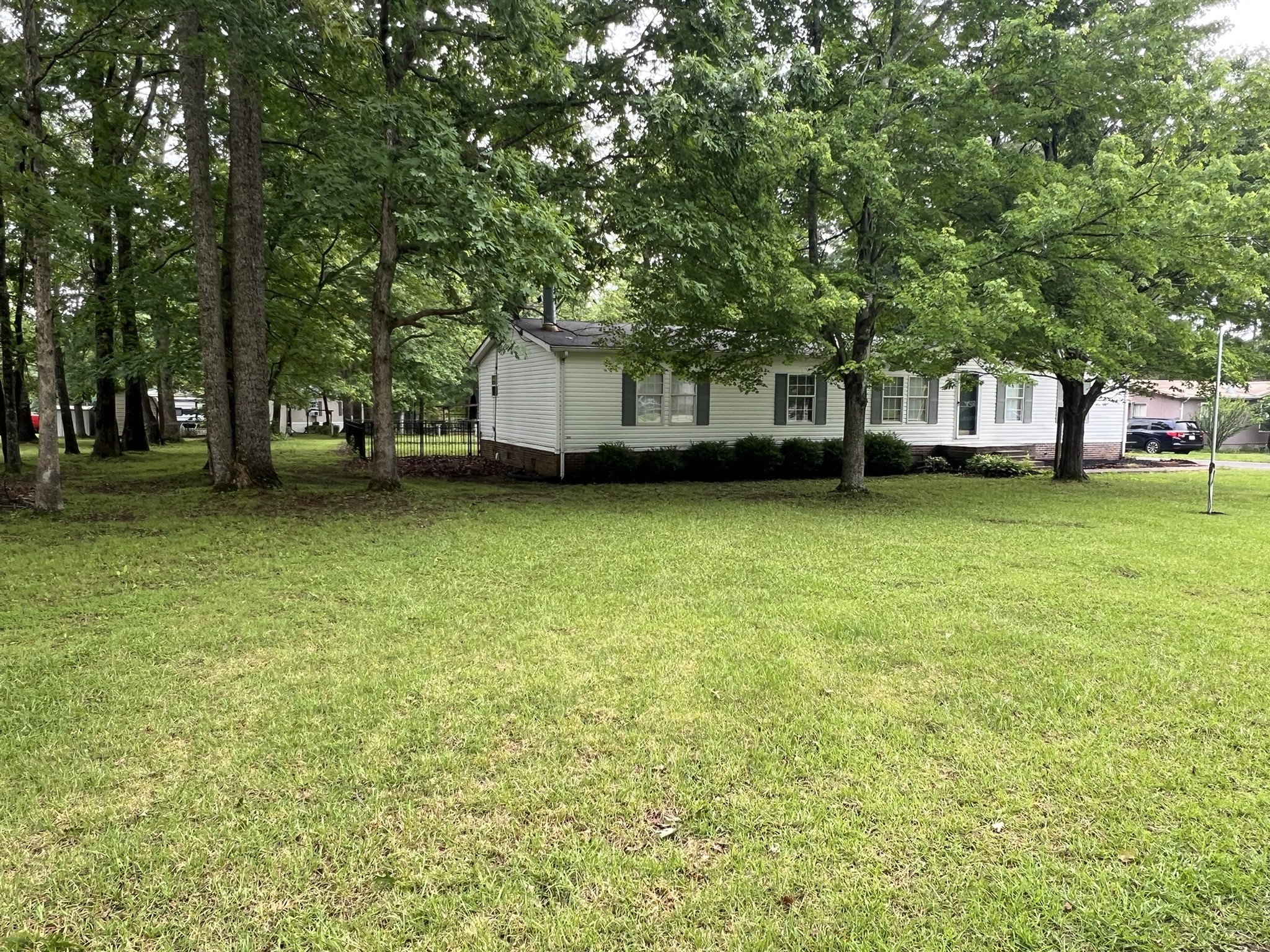 222 Cedar Ln Property Photo 4
