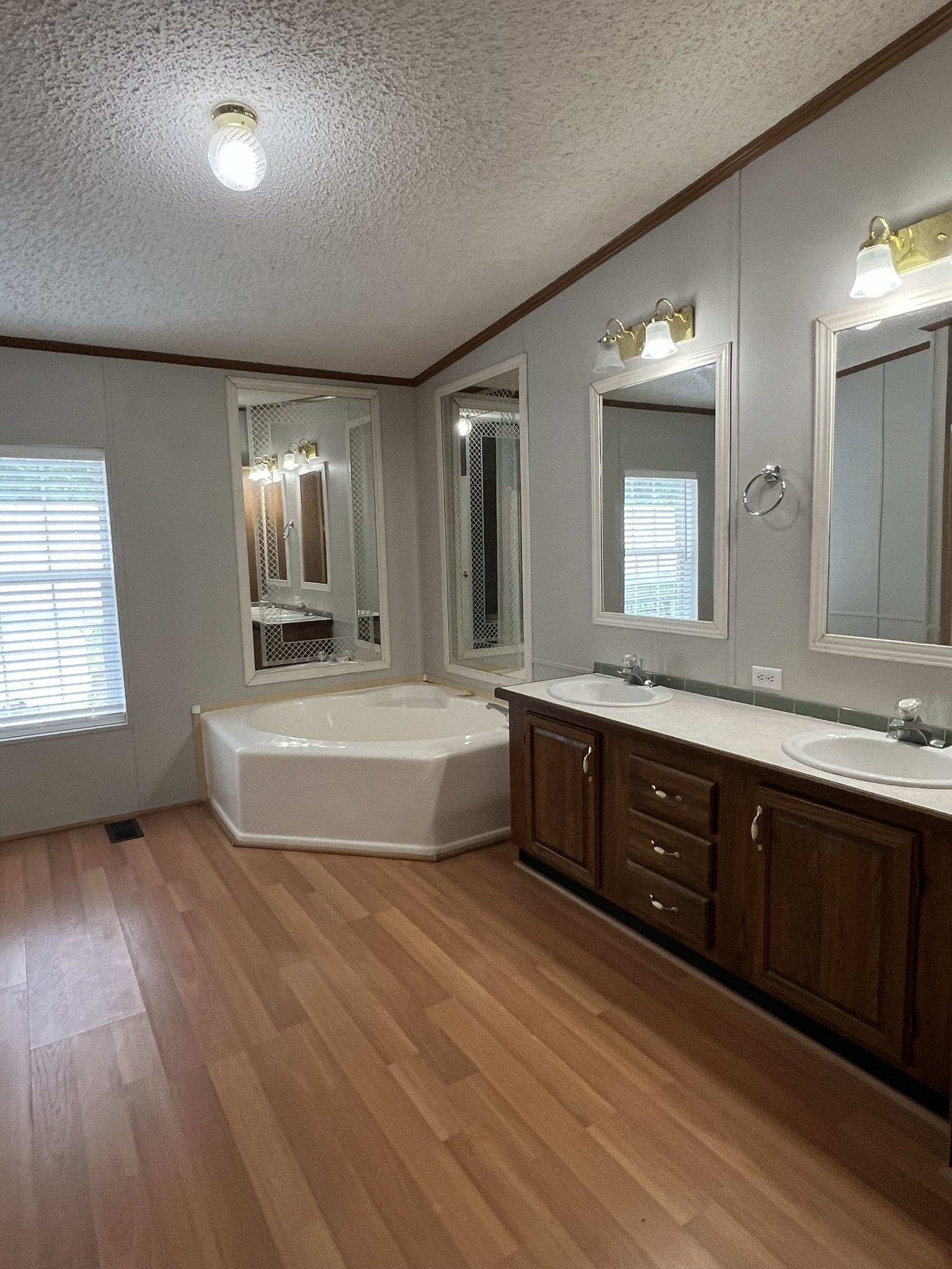 222 Cedar Ln Property Photo 15
