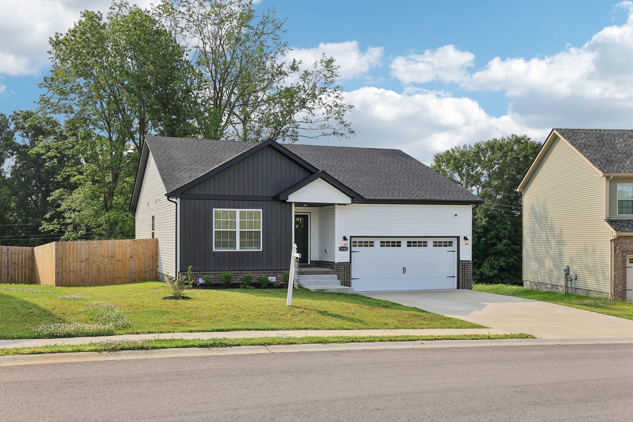 1040 Dublin Dr Property Photo 2