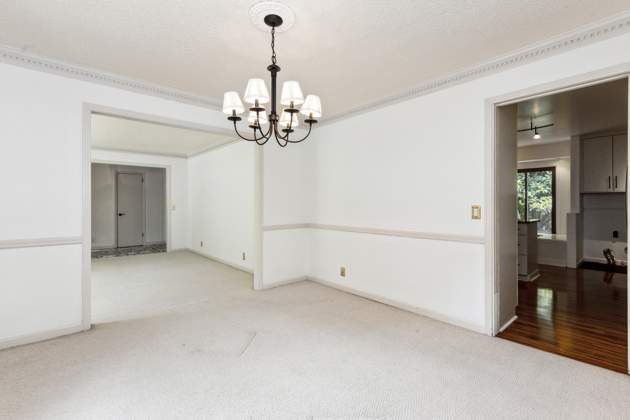 1008 Highland Rd Property Photo 9
