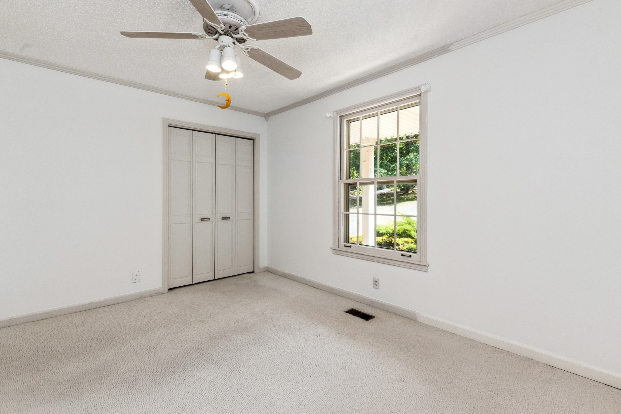 1008 Highland Rd Property Photo 13