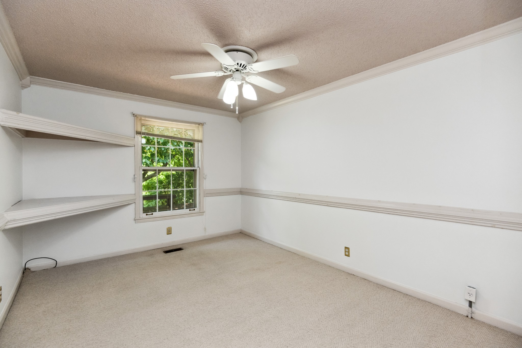 1008 Highland Rd Property Photo 16
