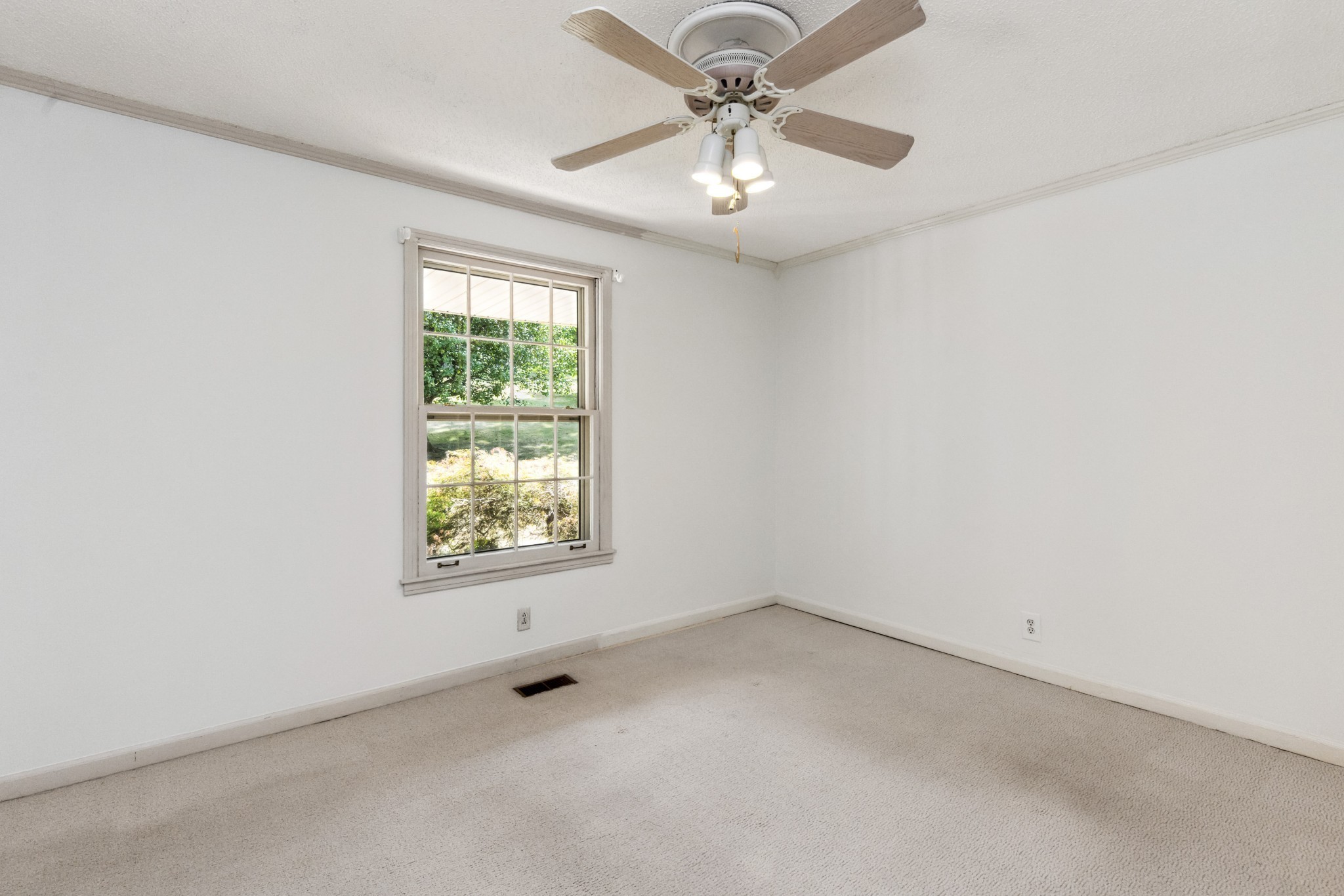 1008 Highland Rd Property Photo 23
