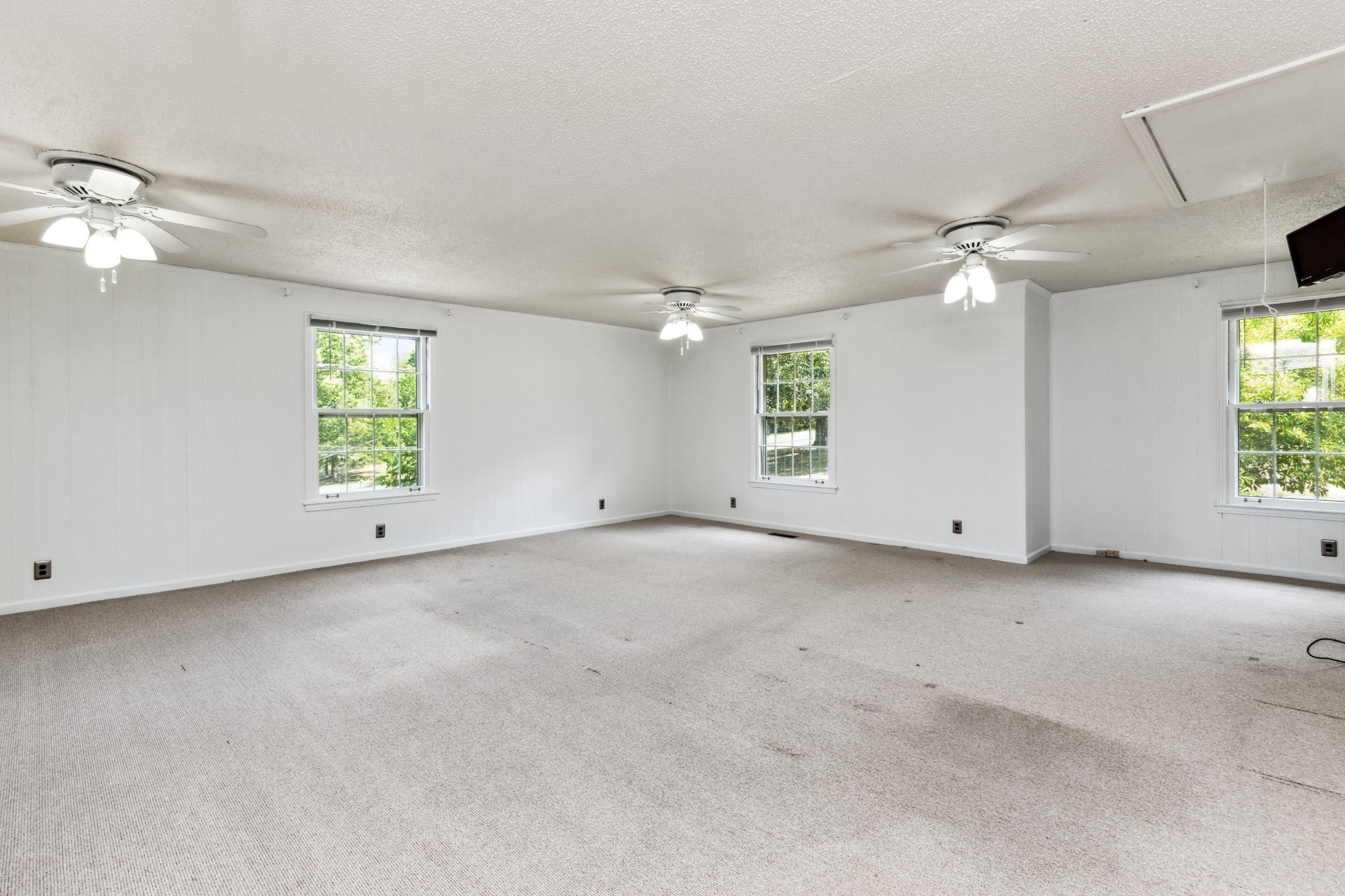 1008 Highland Rd Property Photo 24