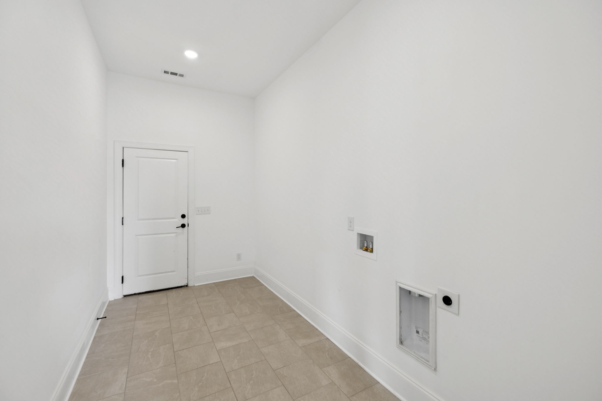 2115 Harkreader Rd Property Photo 32