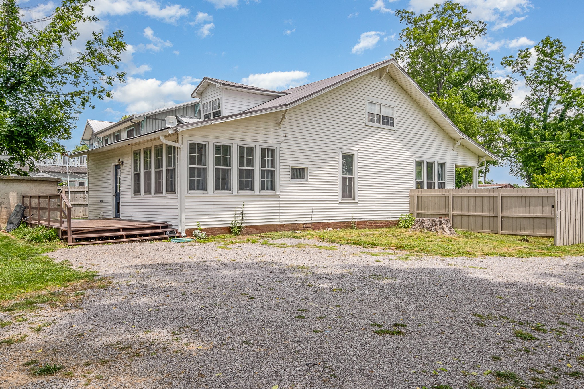 213 Maple St Property Photo 34