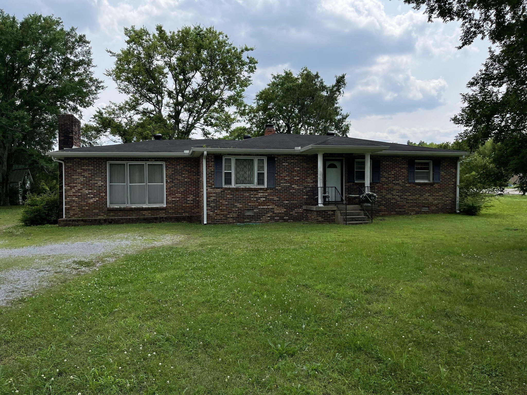 608 Curd Rd Property Photo 1