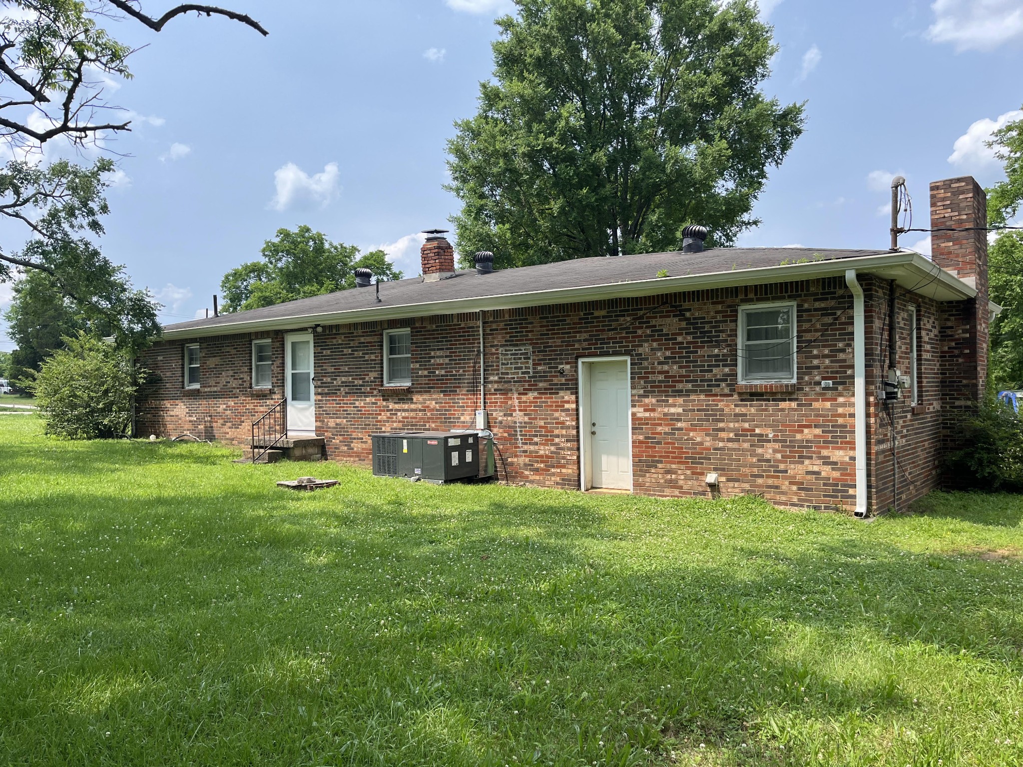 608 Curd Rd Property Photo 2