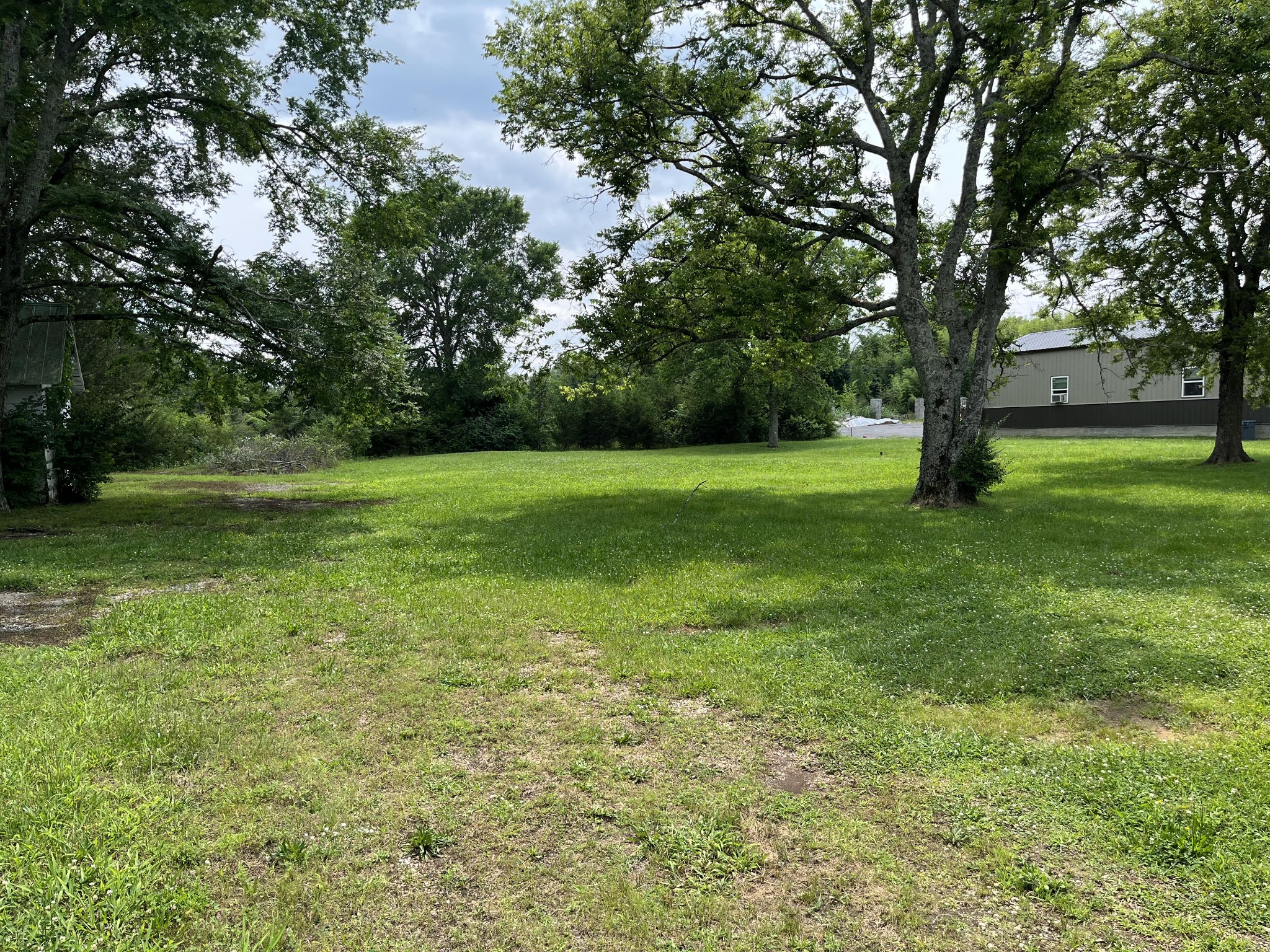 608 Curd Rd Property Photo 4