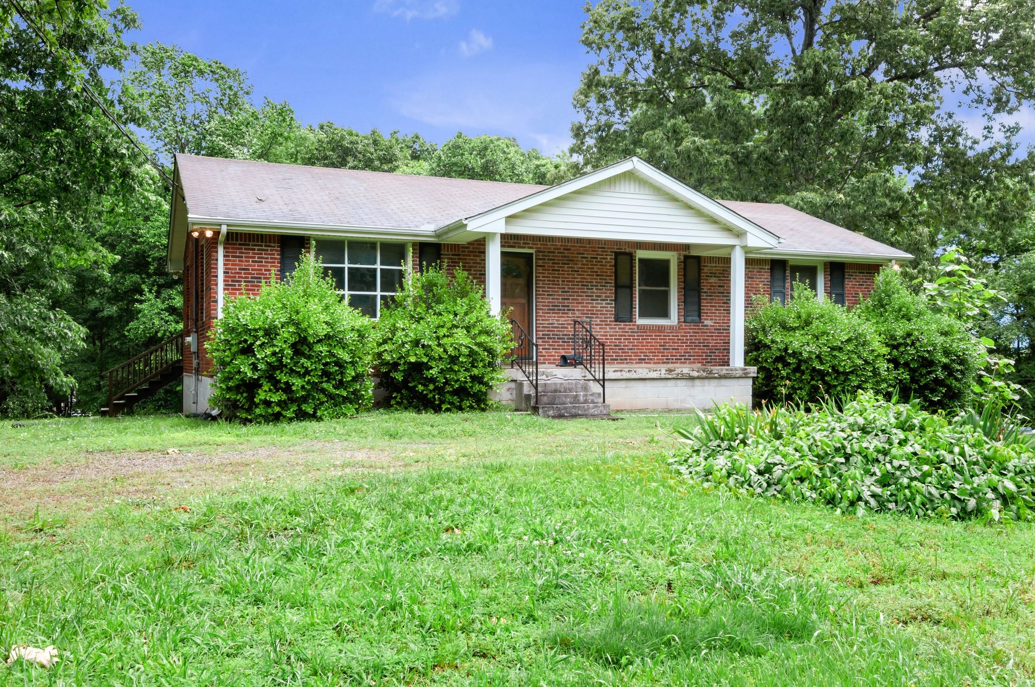 1010 Highway 96, N Property Photo 2