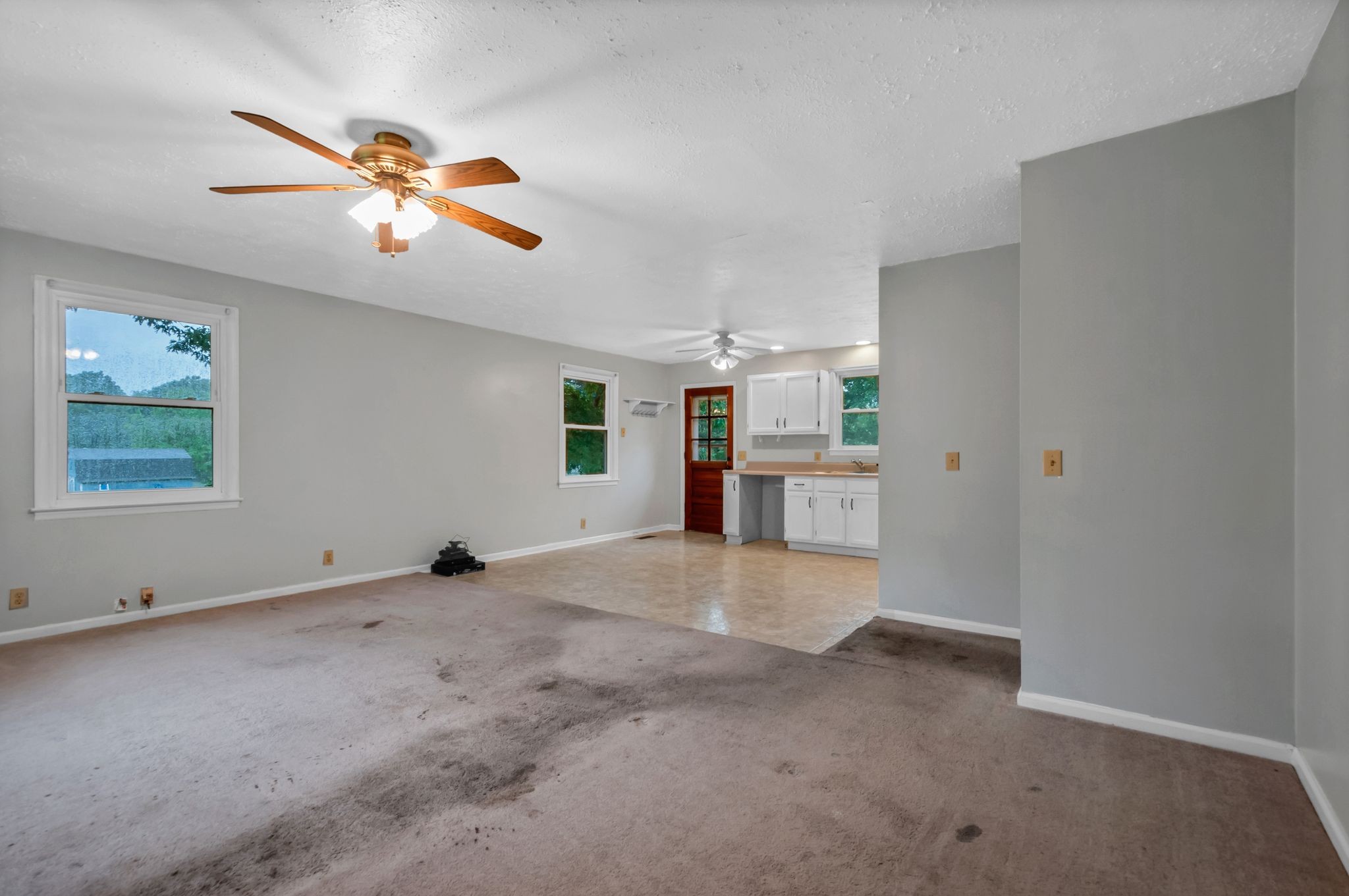 1010 Highway 96, N Property Photo 6