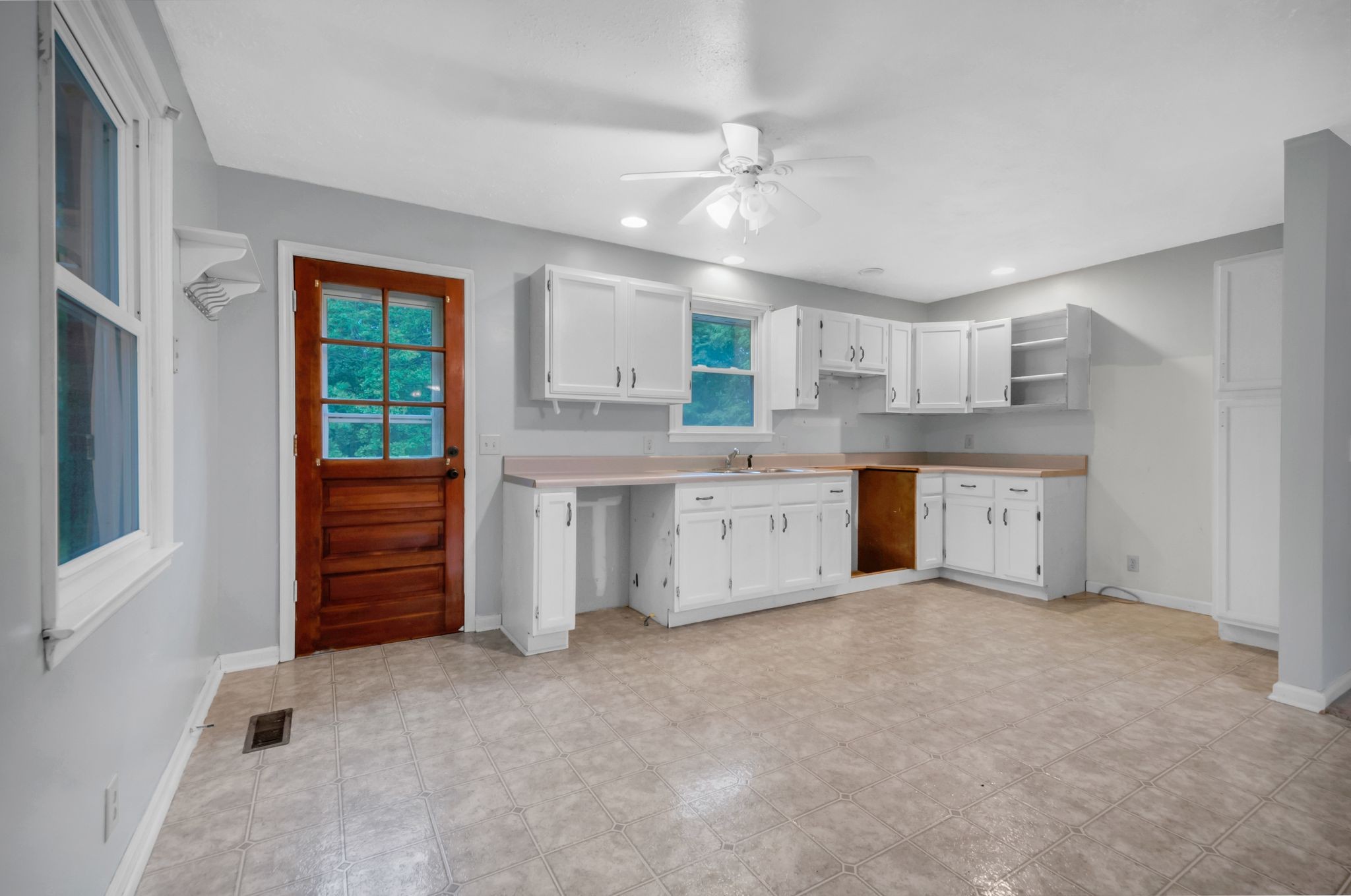 1010 Highway 96, N Property Photo 8