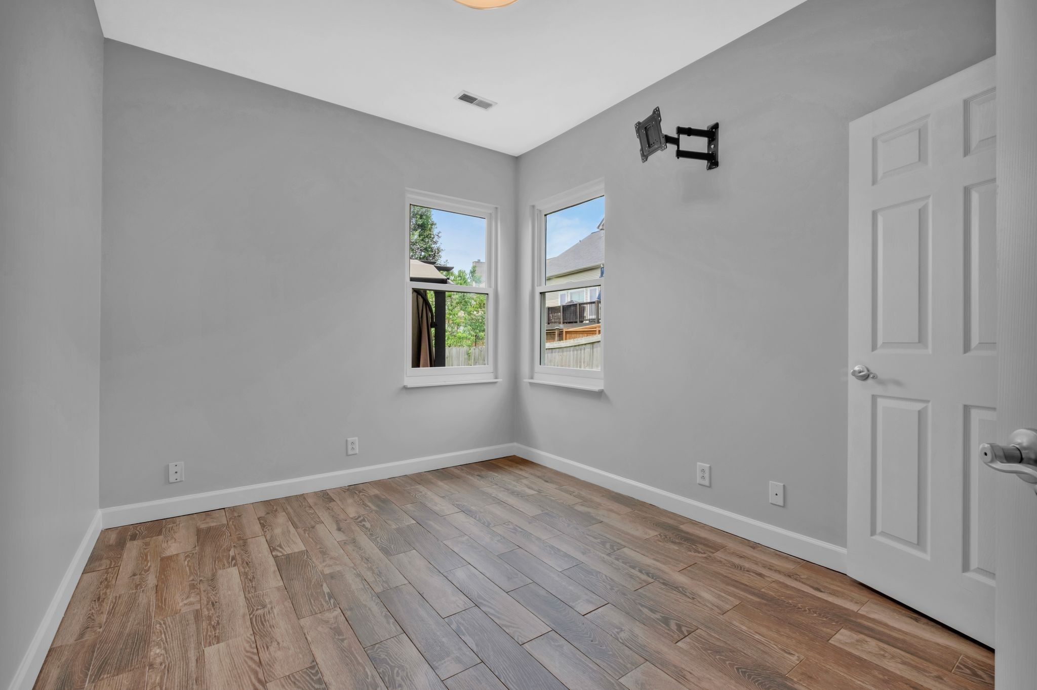 5000 Loch Lorne Ct Property Photo 23