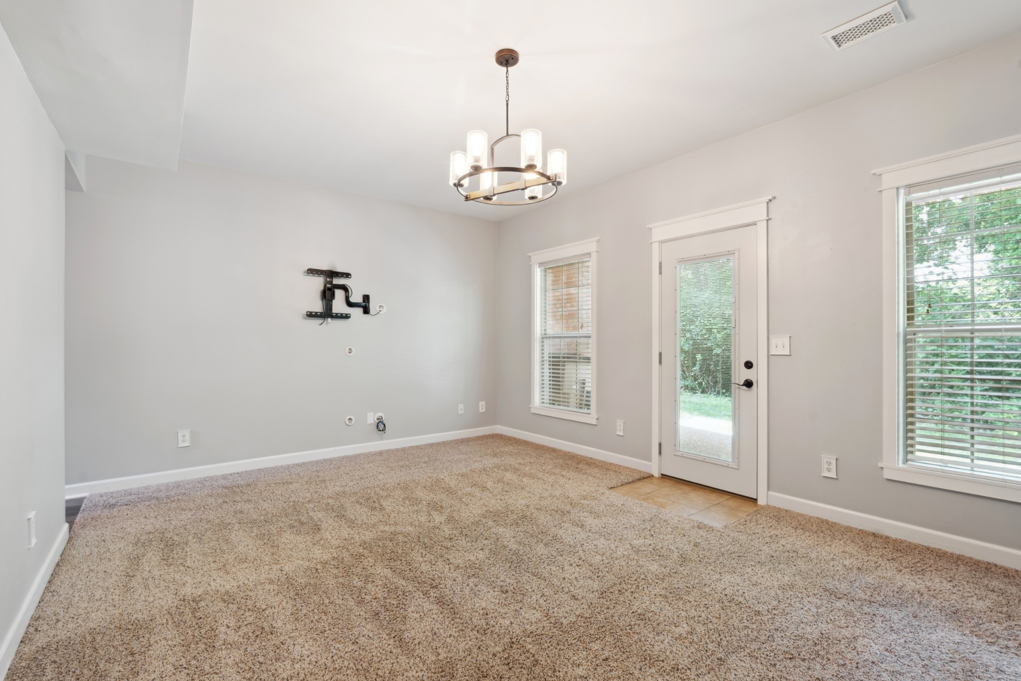 127 Carriage Ct Property Photo 35