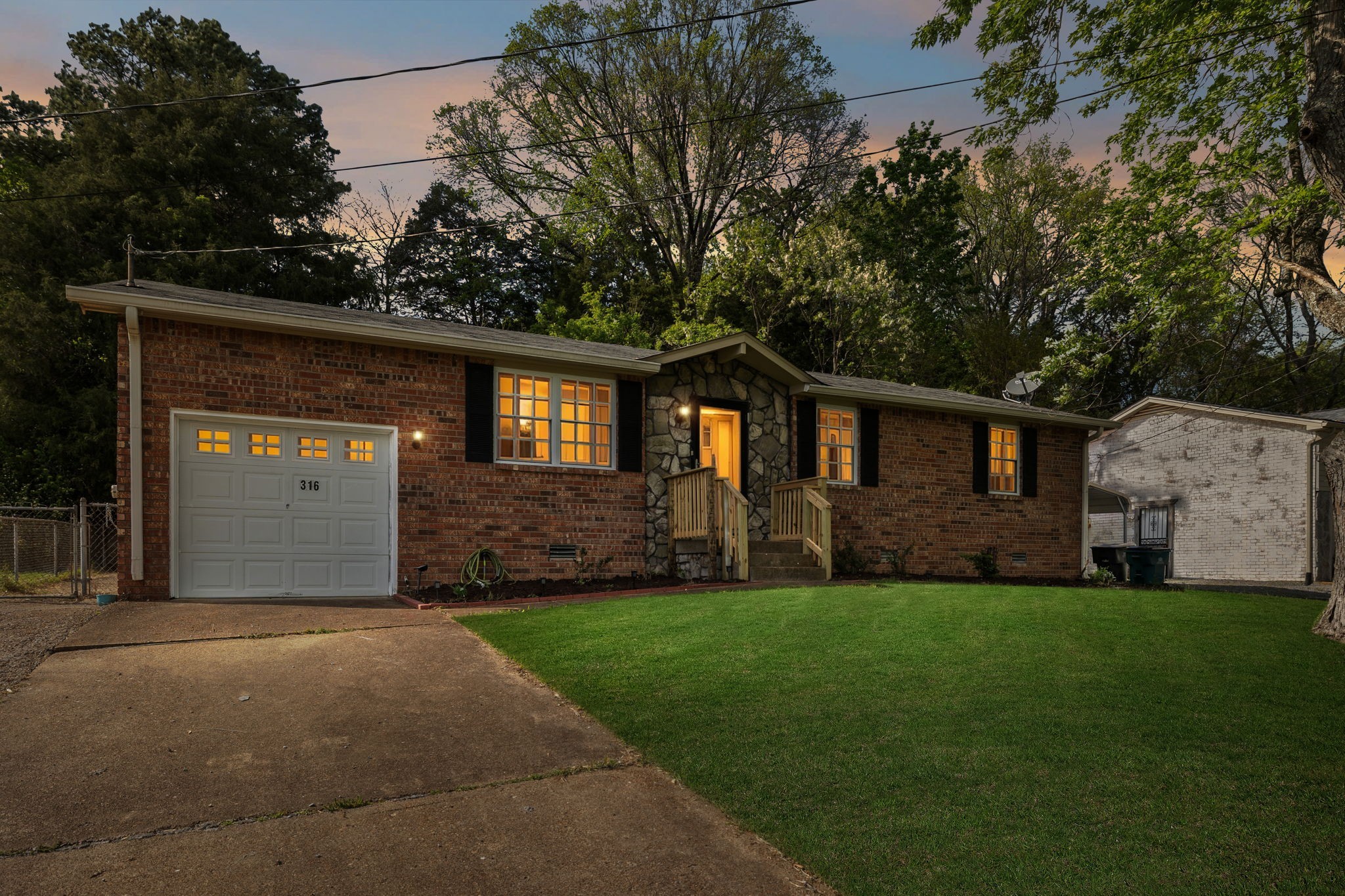 316 Townes Dr Property Photo 4