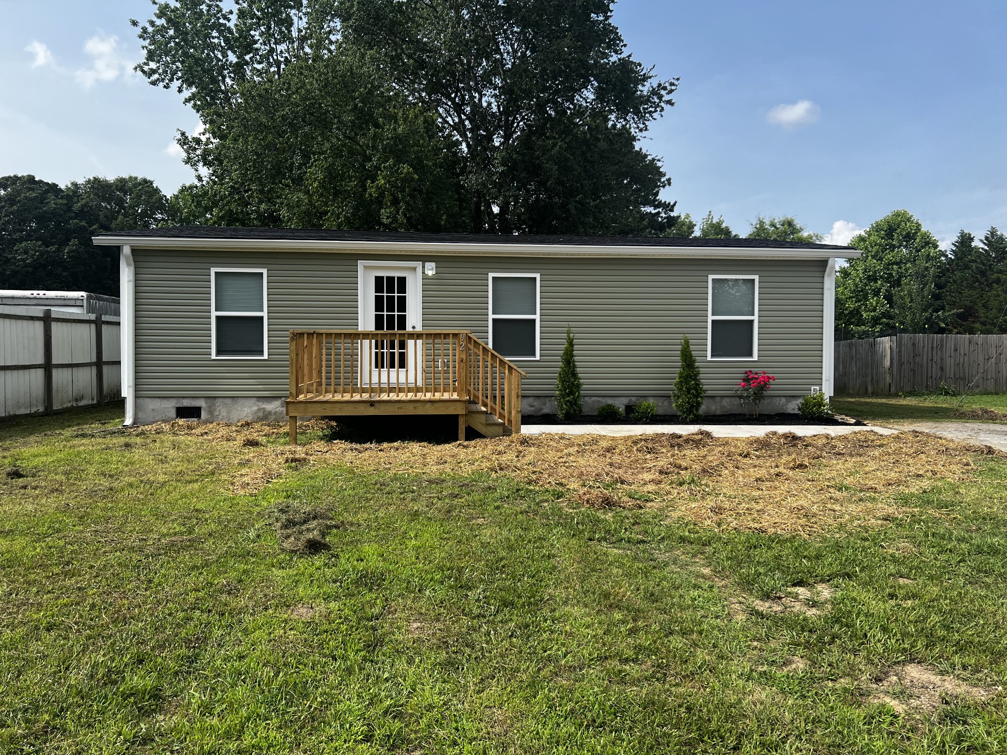 92 Elm St Property Photo 1