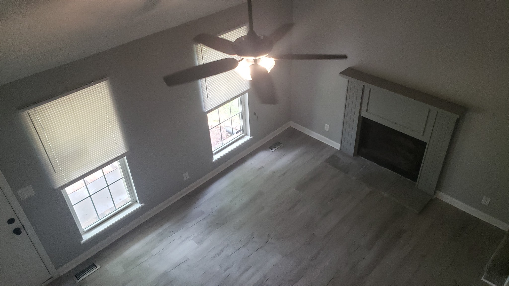 570 Barney Ln Property Photo 8