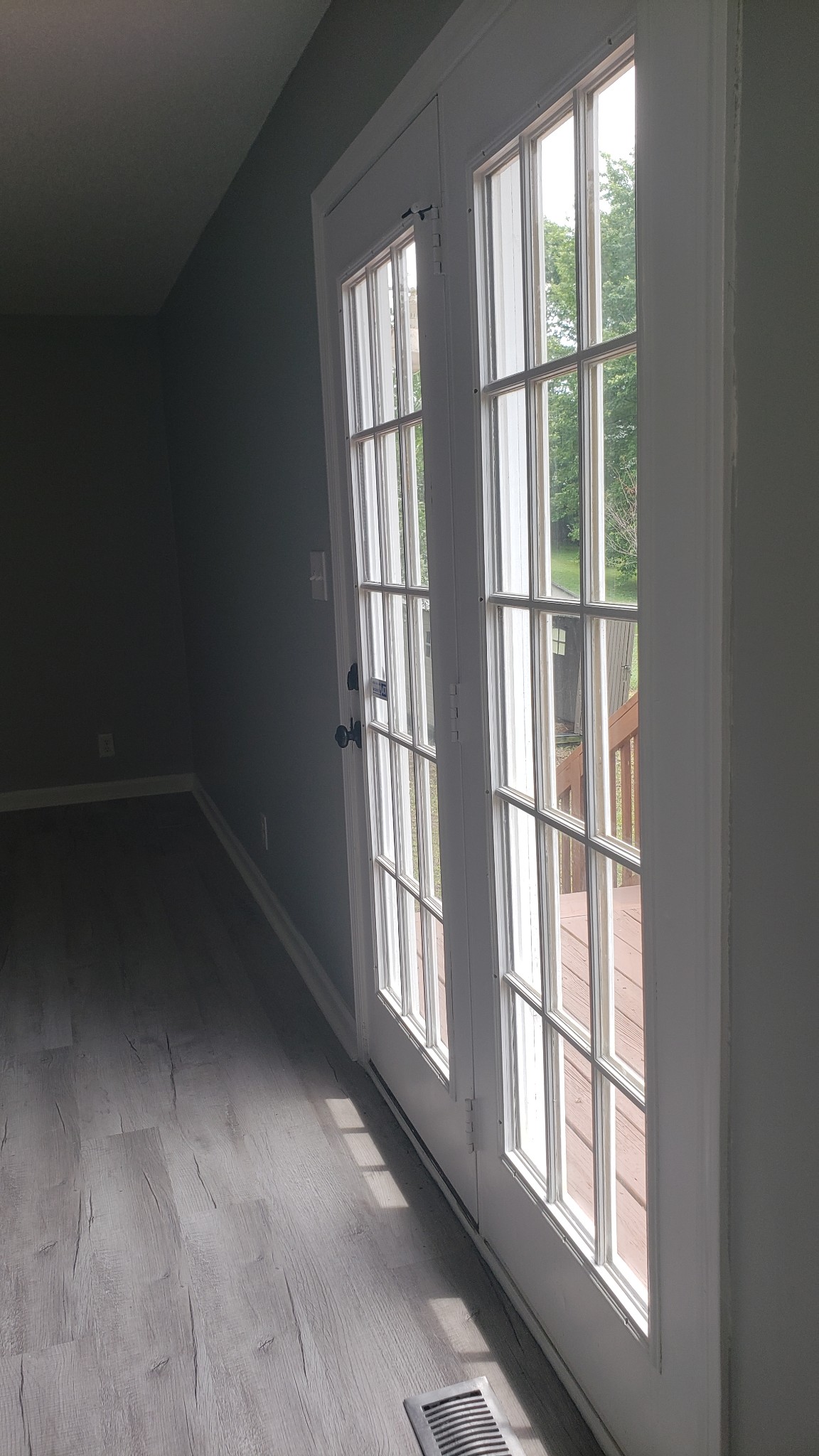570 Barney Ln Property Photo 17