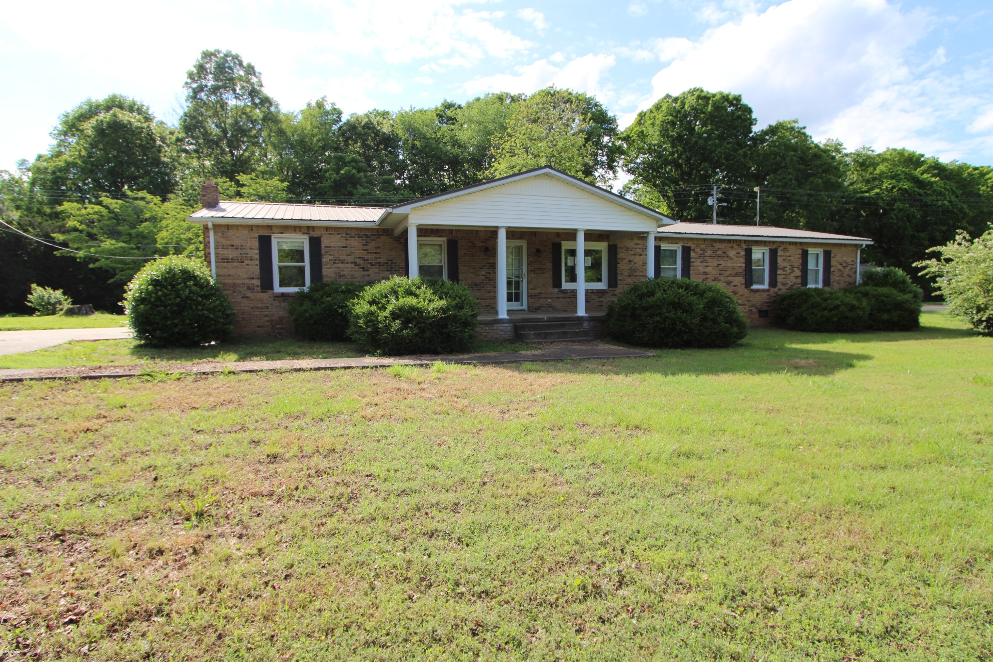 680 Oak Grove Rd Property Photo 1