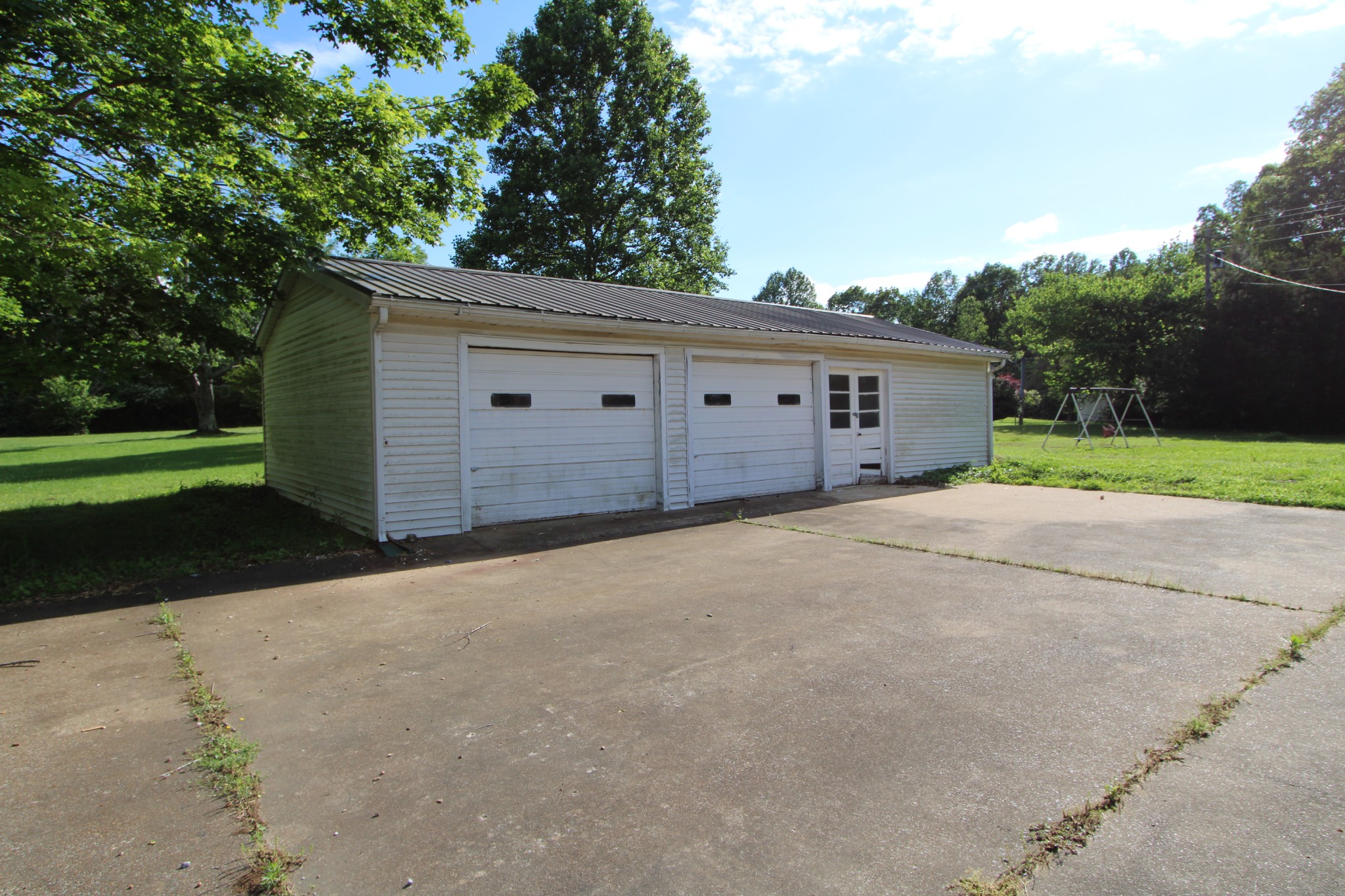 680 Oak Grove Rd Property Photo 2