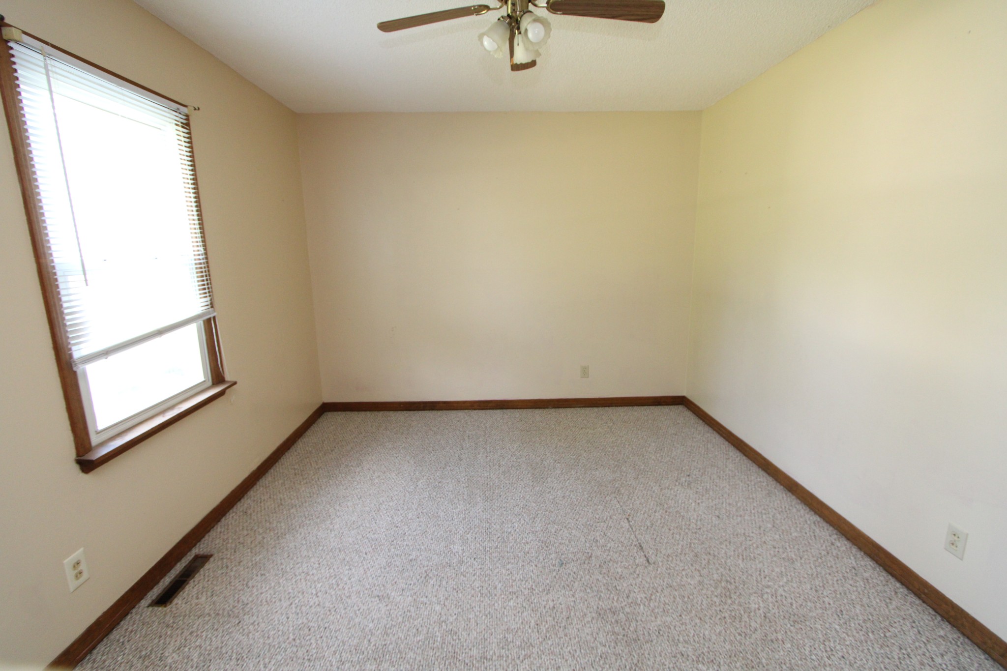 680 Oak Grove Rd Property Photo 12