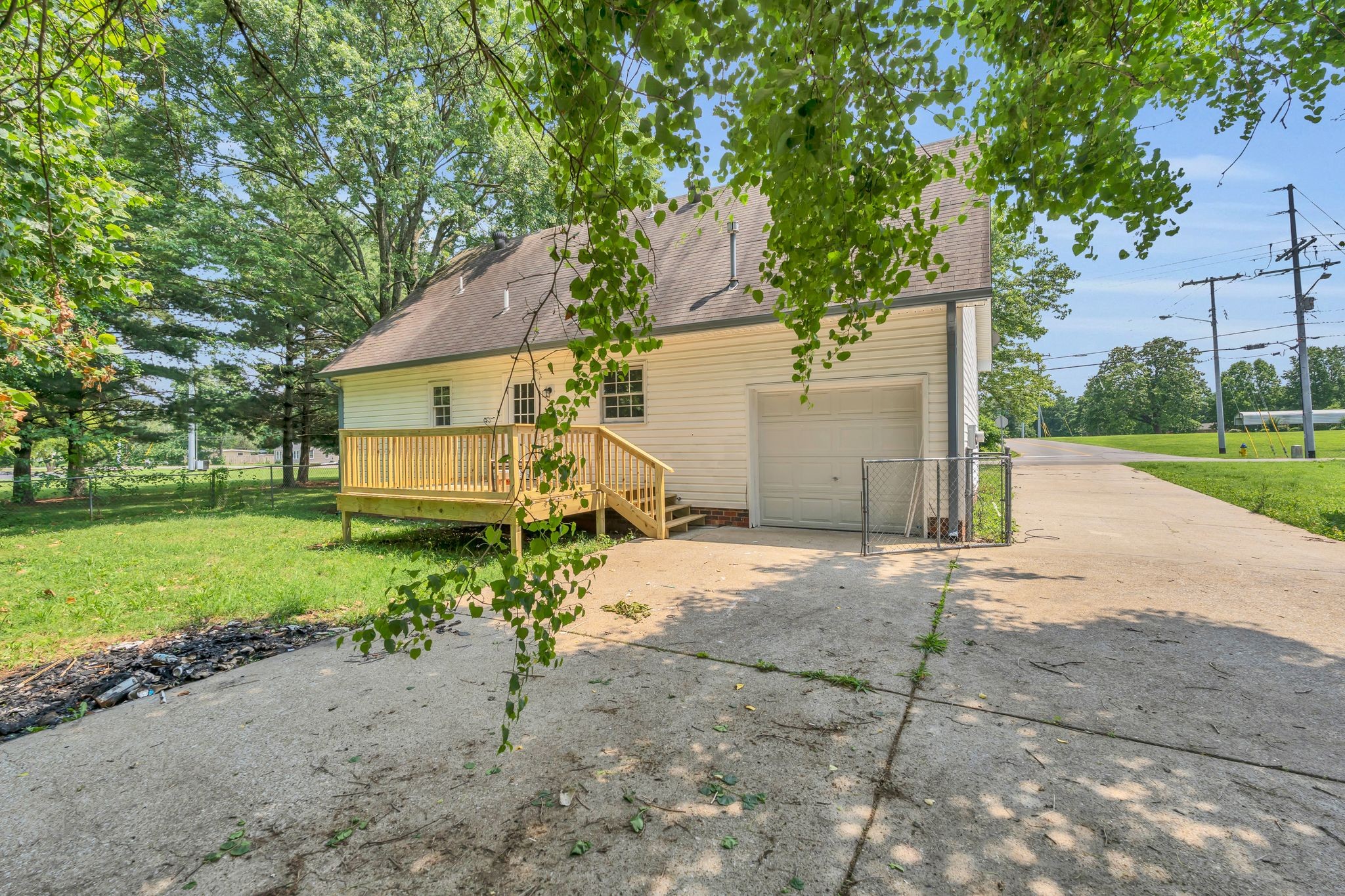 1222 Myers Dr Property Photo 24