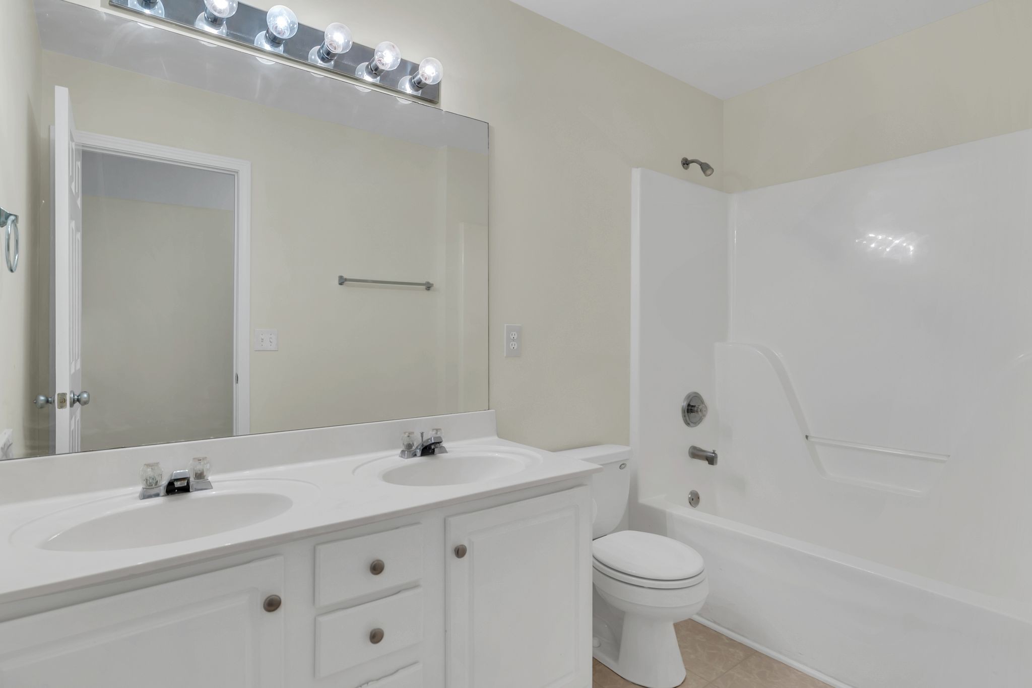 146 Stanwick Dr Property Photo 24