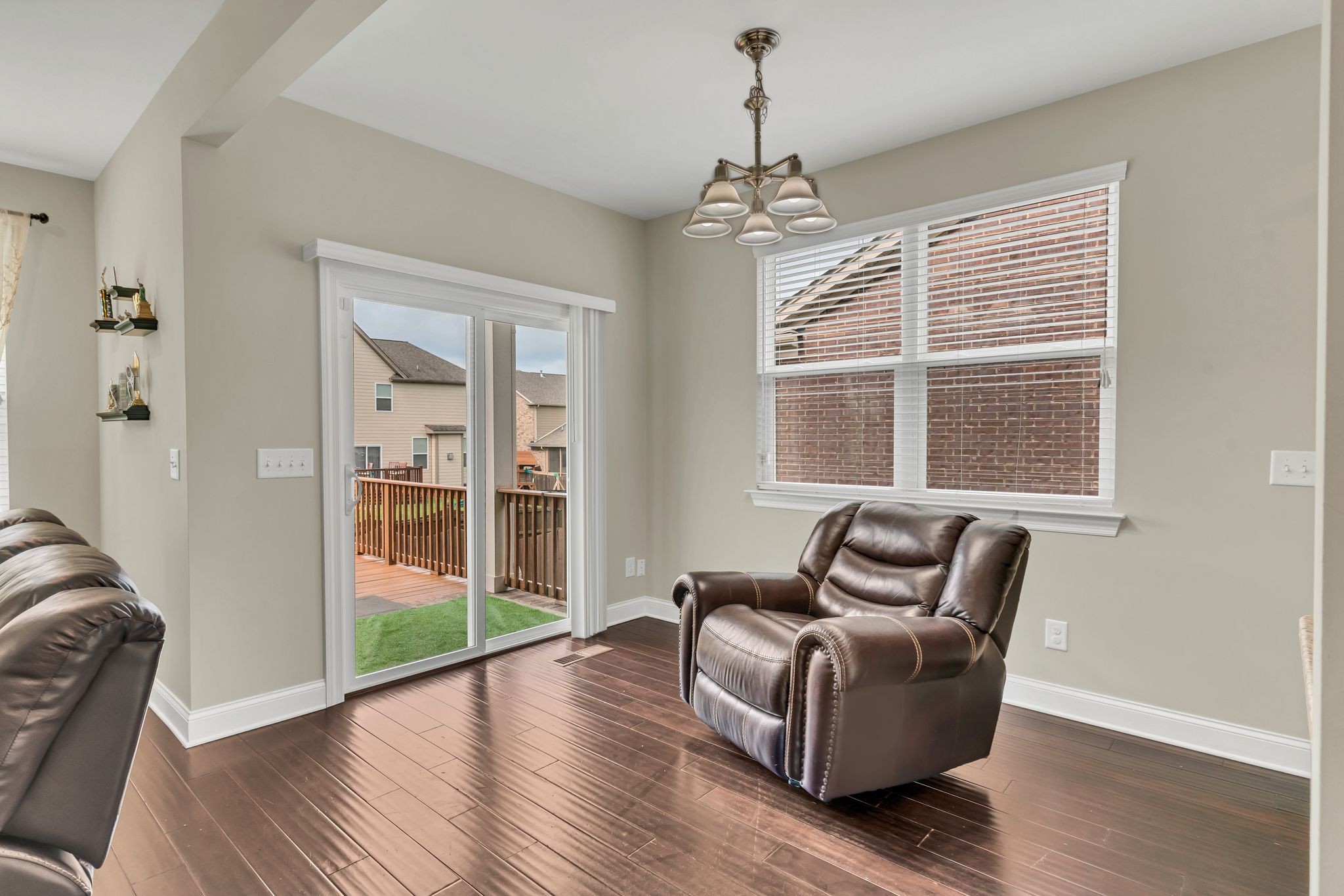 1617 Southhampton Way Property Photo 12