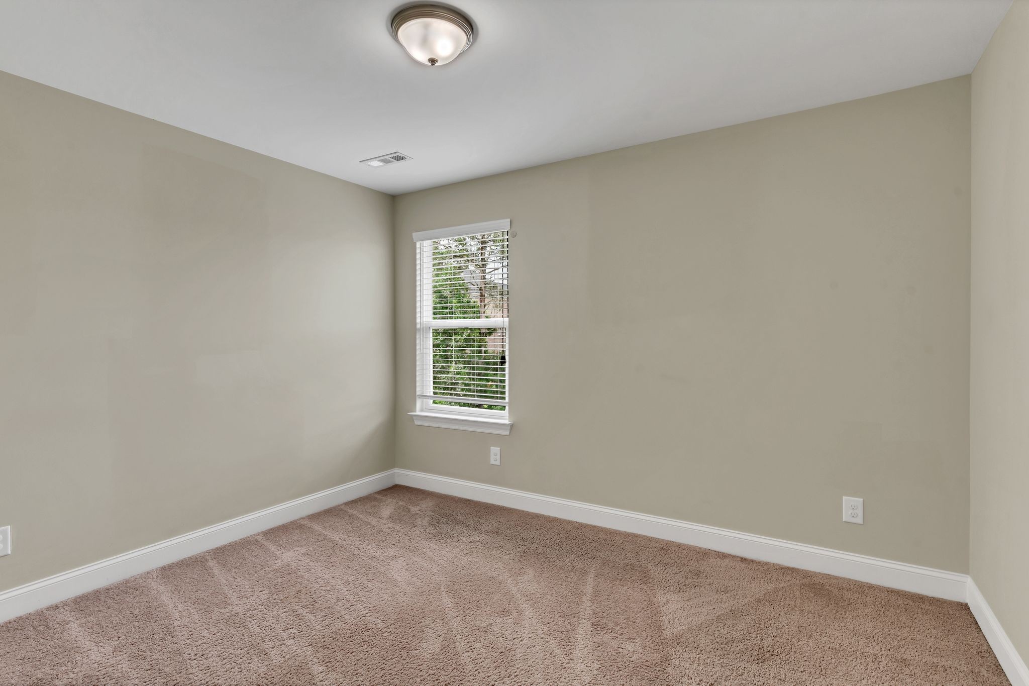 1617 Southhampton Way Property Photo 21