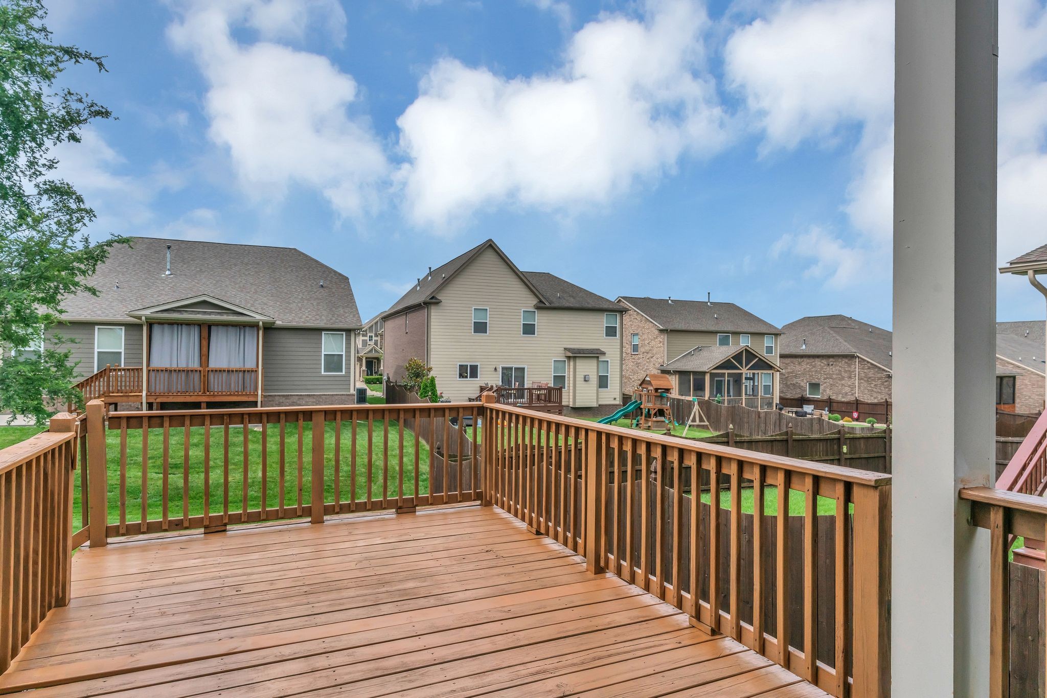 1617 Southhampton Way Property Photo 27